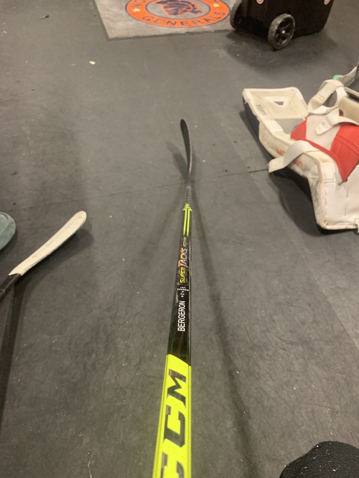 CCM Super Tacks AS3 Pro PRO STOCK Bergeron Curve SidelineSwap