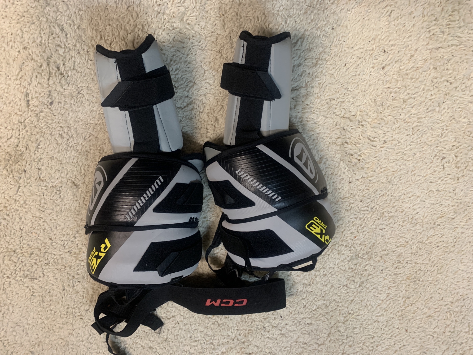 Goalie knee pads SidelineSwap