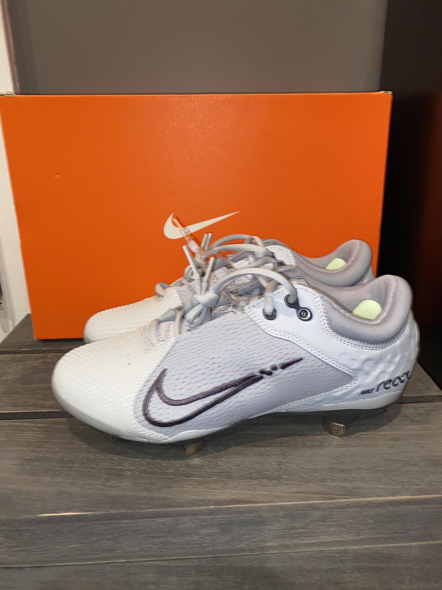 Nike Hyperdiamond 4 Elite Women's Softball Cleats NWOB SidelineSwap