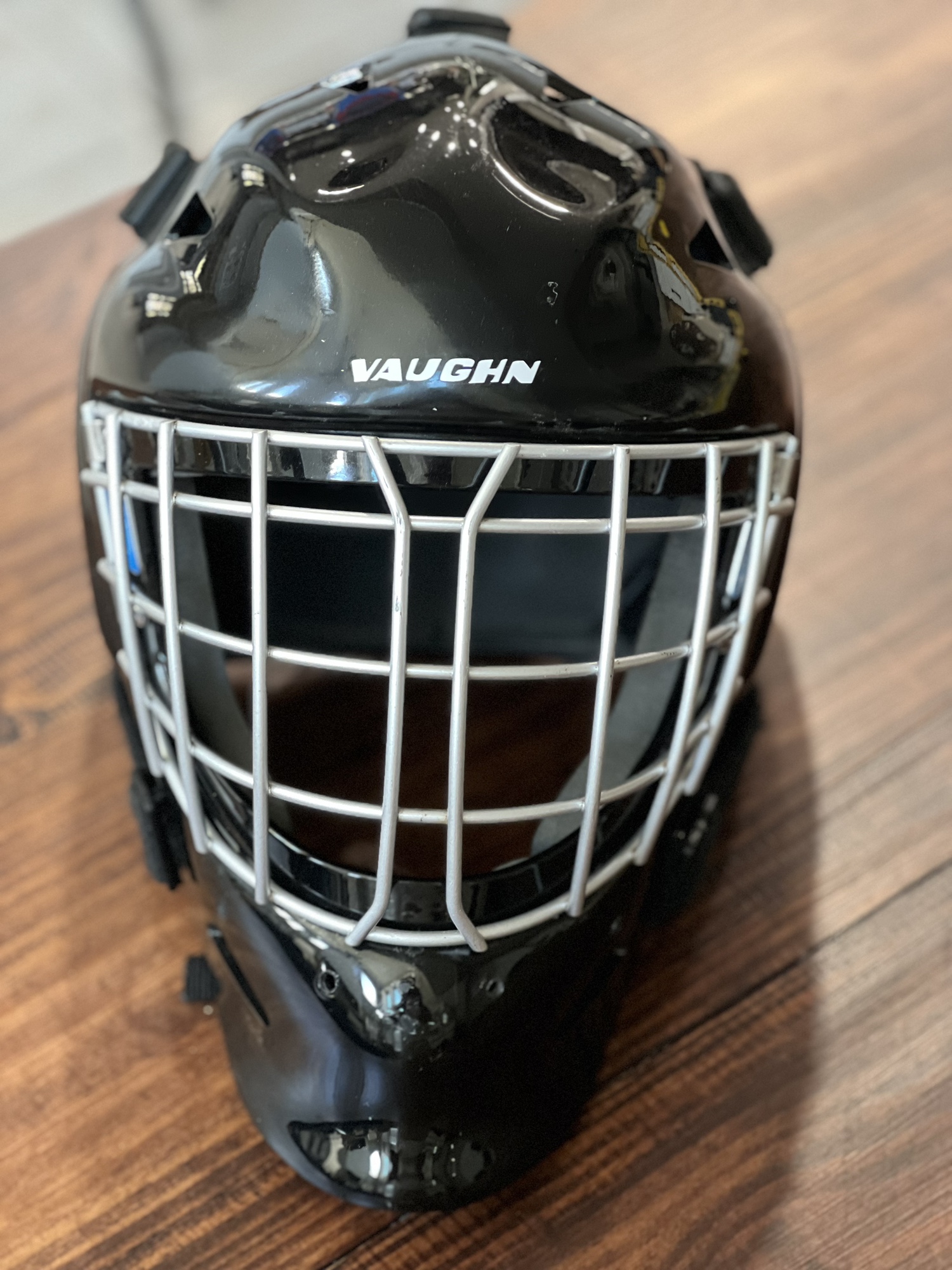 Vaughn VN05 Junior Goalie Helmet SidelineSwap
