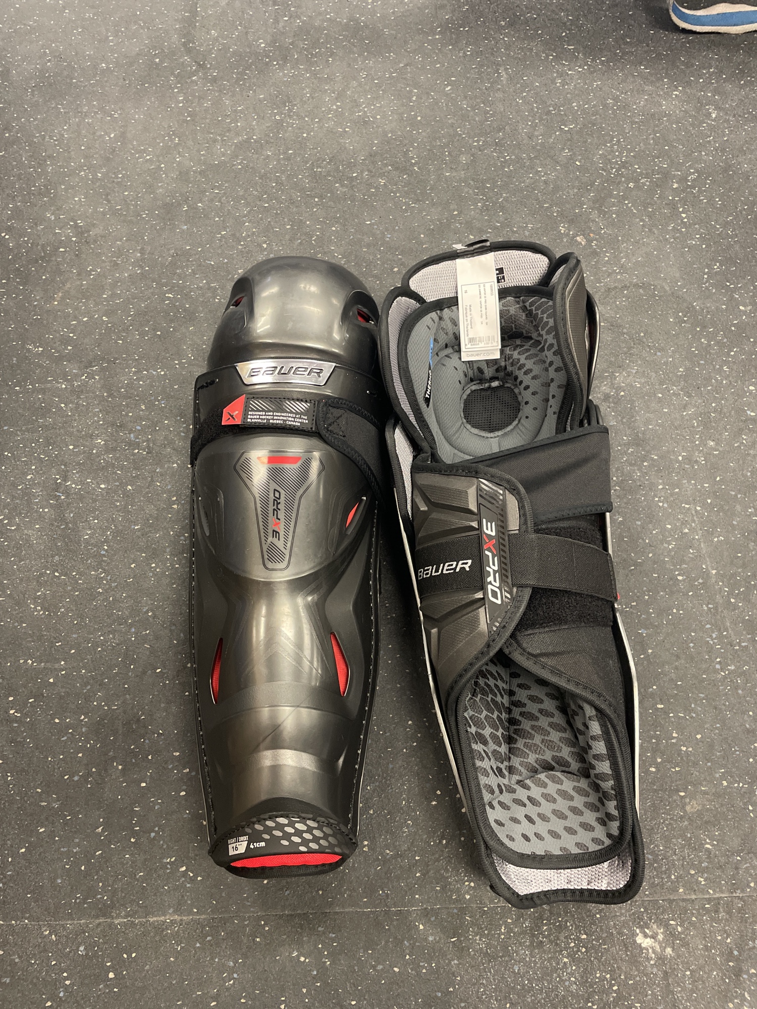New Bauer 3x pro hockey shin pads 16" SidelineSwap