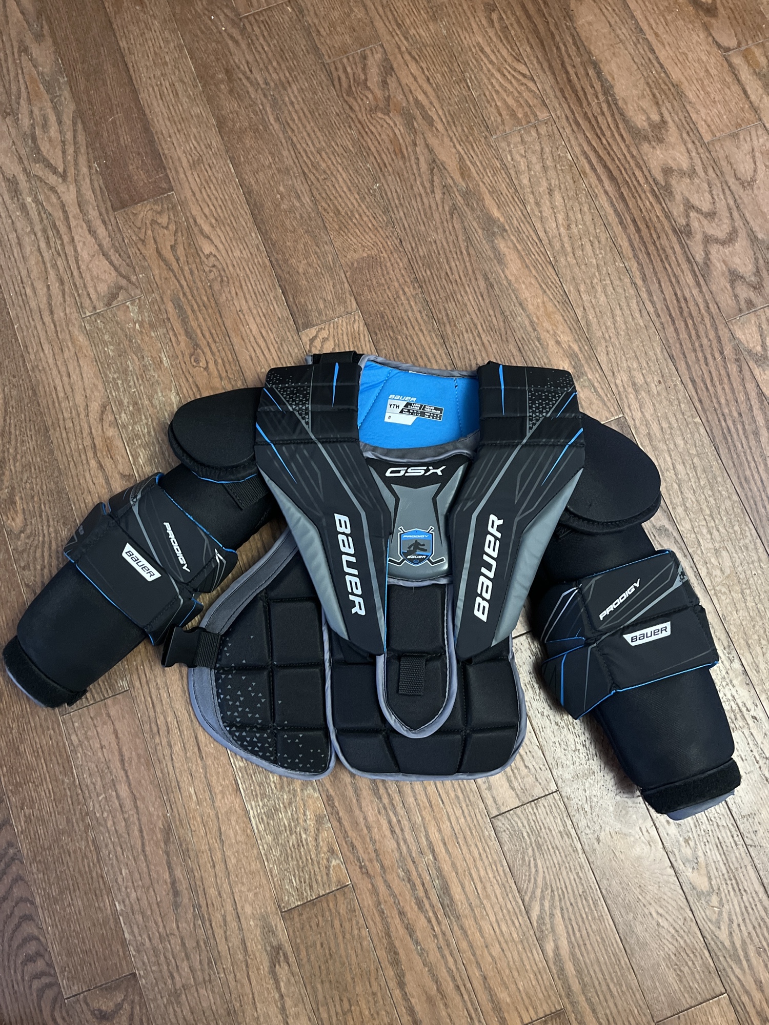 Used Large/Extra Large Bauer GSX Goalie Chest Protector SidelineSwap