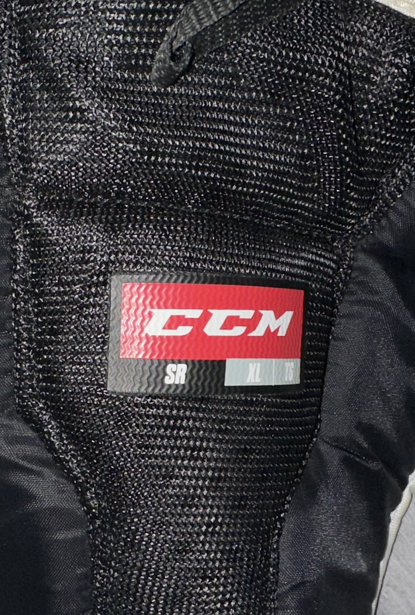 CCM D30 ExTreme Flex Shield II Chest Protector SidelineSwap
