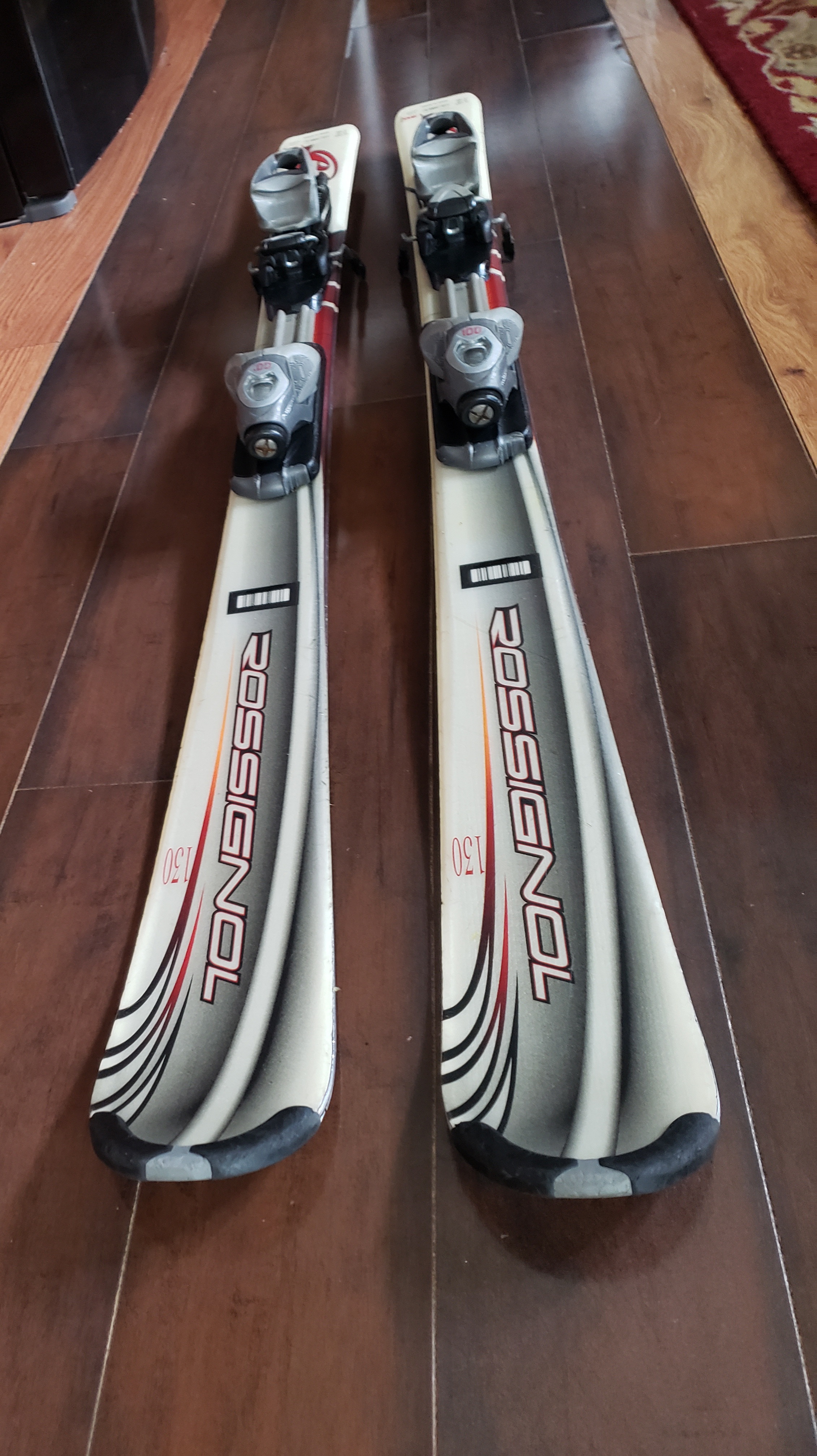 130cm ROSSIGNOL EDGE ADULT SKIS w/Rossignol Easy Adjust To Most Adult