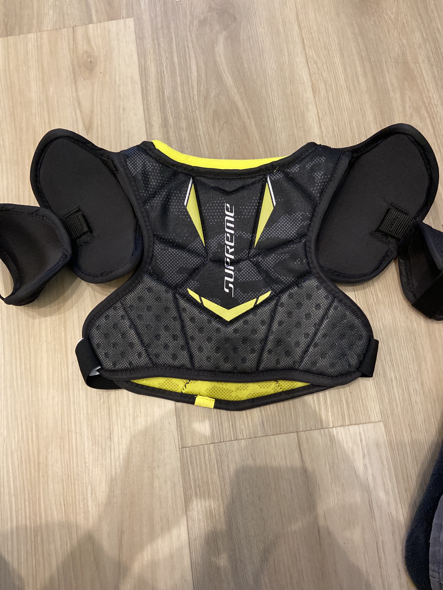 Bauer ultra sonic shoulder pads SidelineSwap