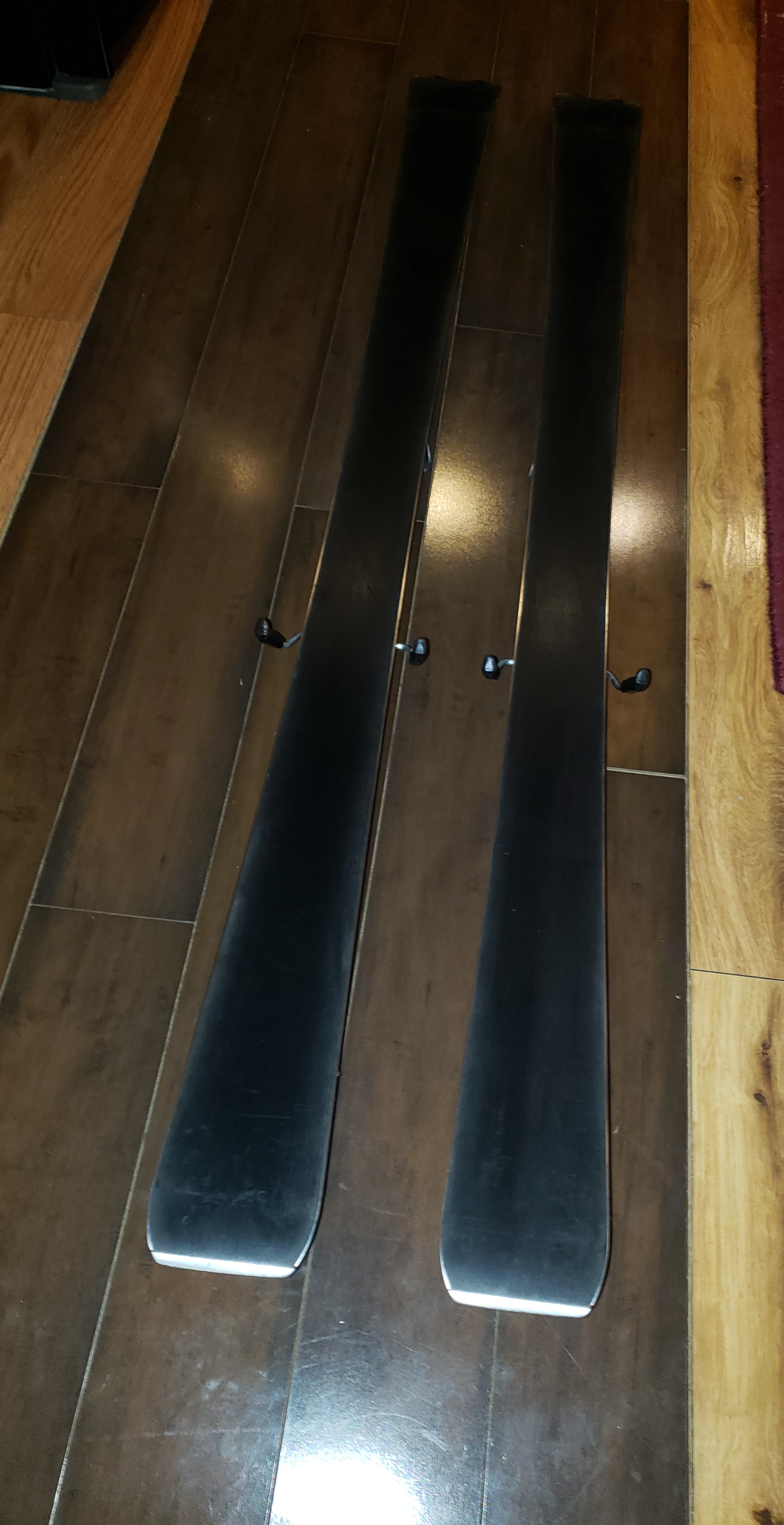 140cm ROSSIGNOL ROC X ADULT Skis with Rossignol EZ Adjust Bindings DIN