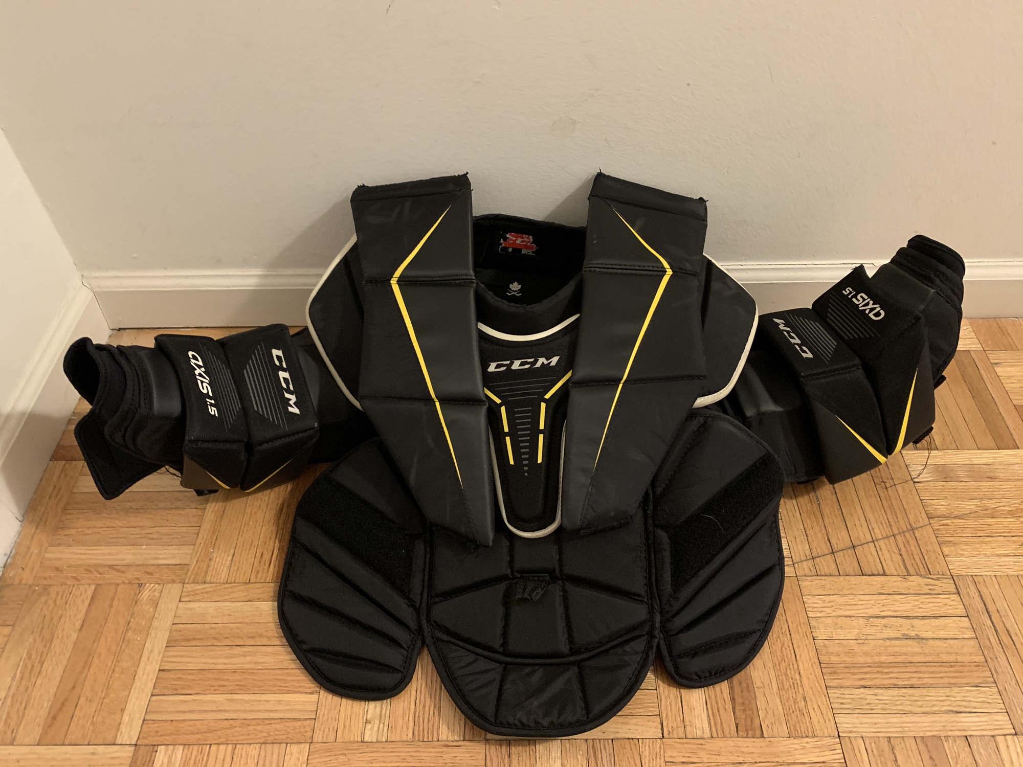 CCM Axis 1.5 Goalie Chest and Arm Protector Junior L/XL SidelineSwap