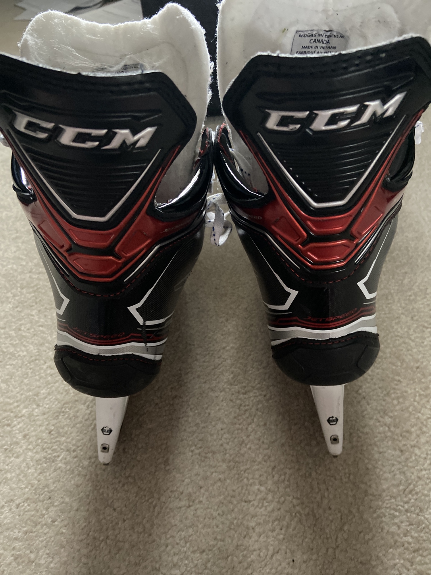Used CCM Regular Width Size 7 JetSpeed FT470 Hockey Skates SidelineSwap