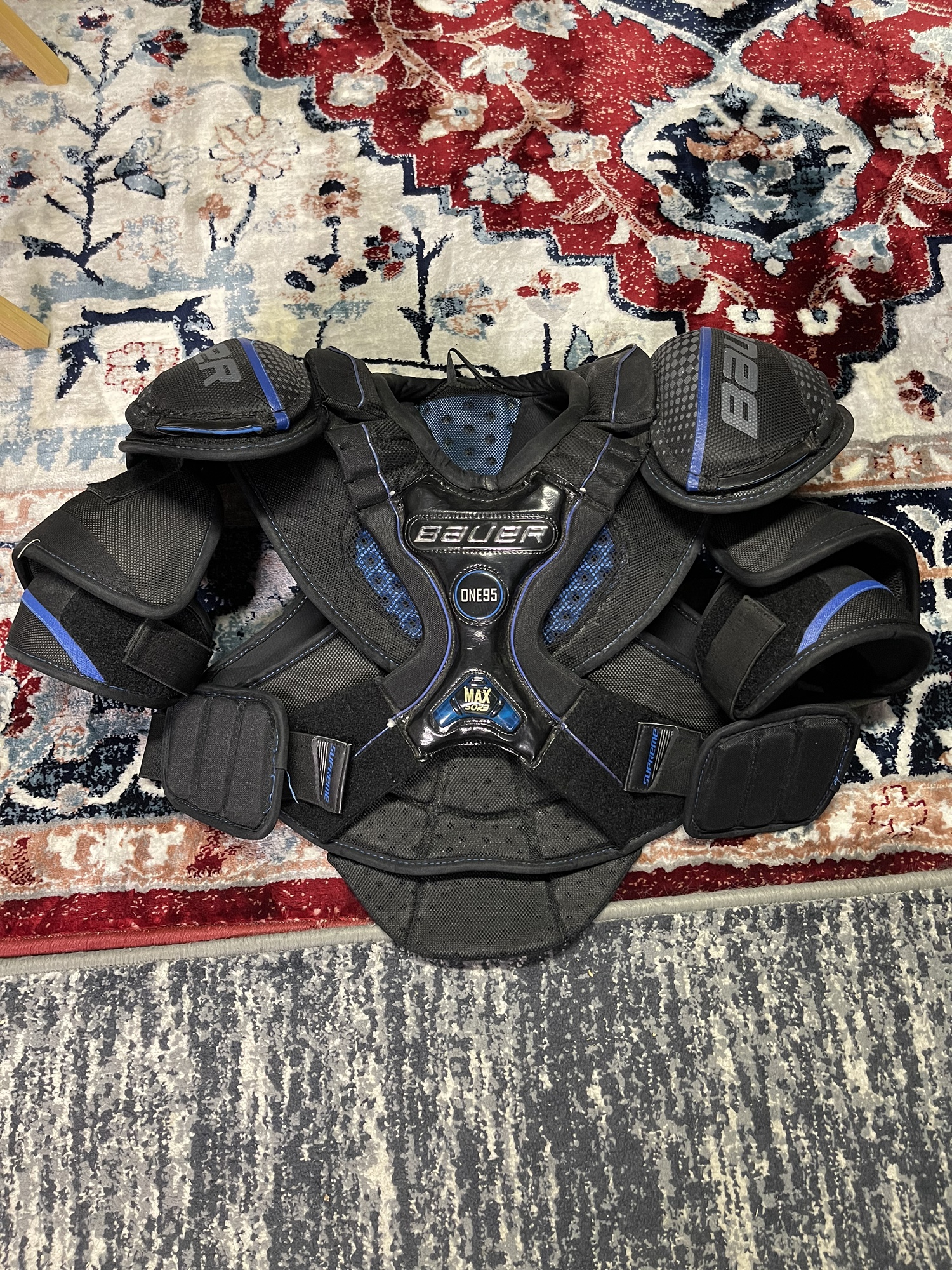 Senior Medium Bauer Supreme One95 Shoulder Pads SidelineSwap