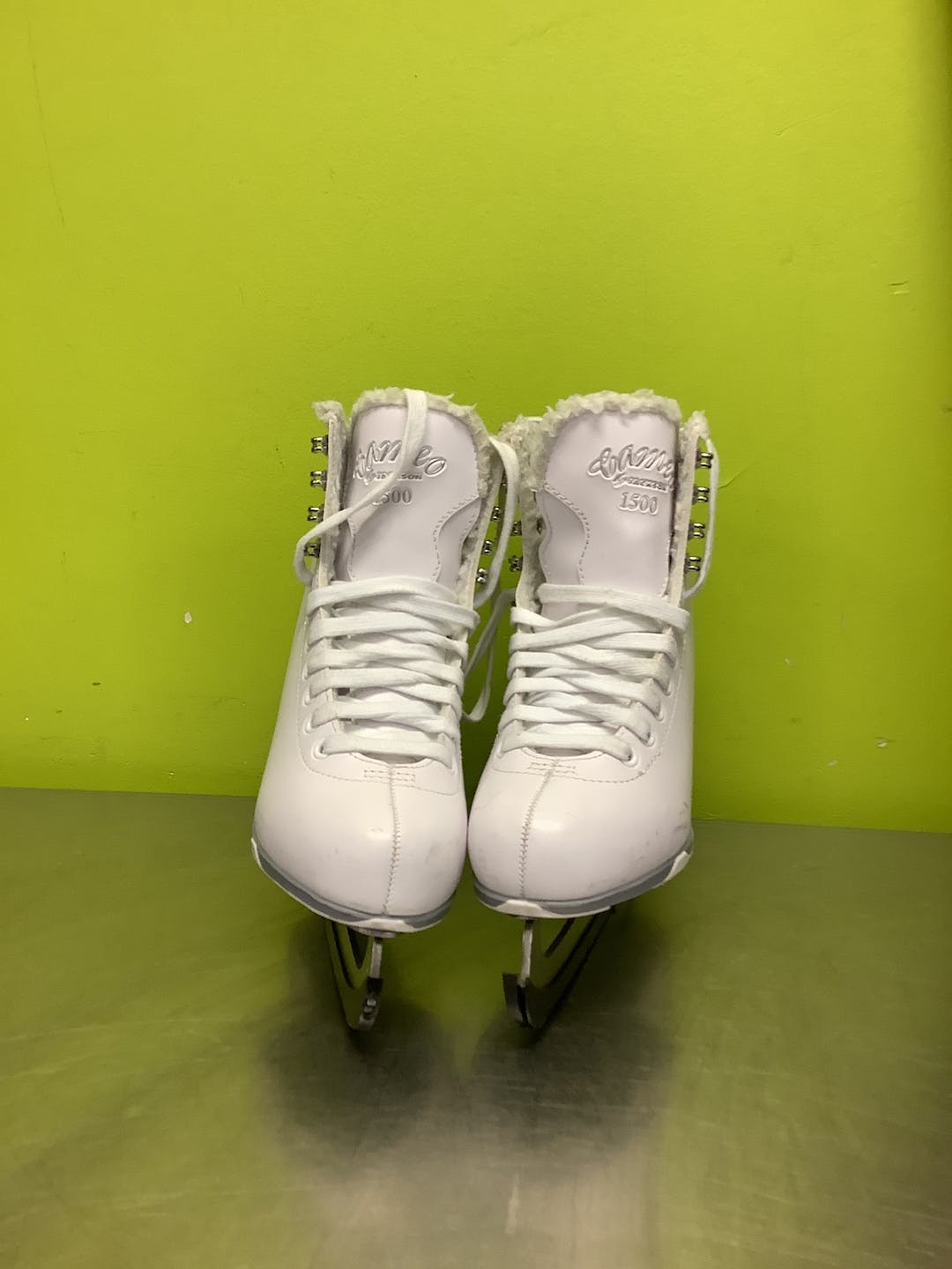 Used Jackson Cameo Senior 4 Women's Figure Skates SidelineSwap