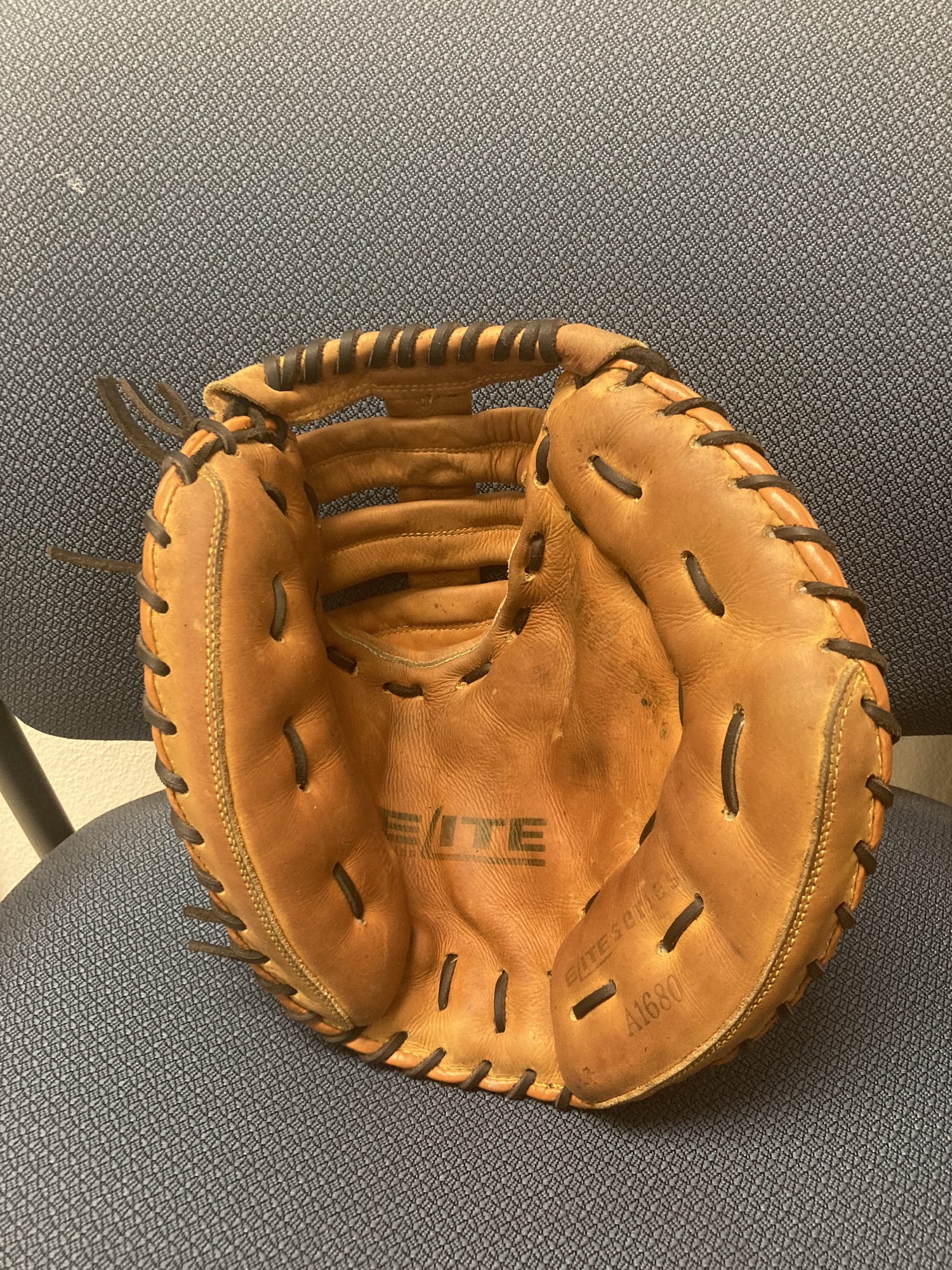 Baseball/Softball Glove Relacing SidelineSwap