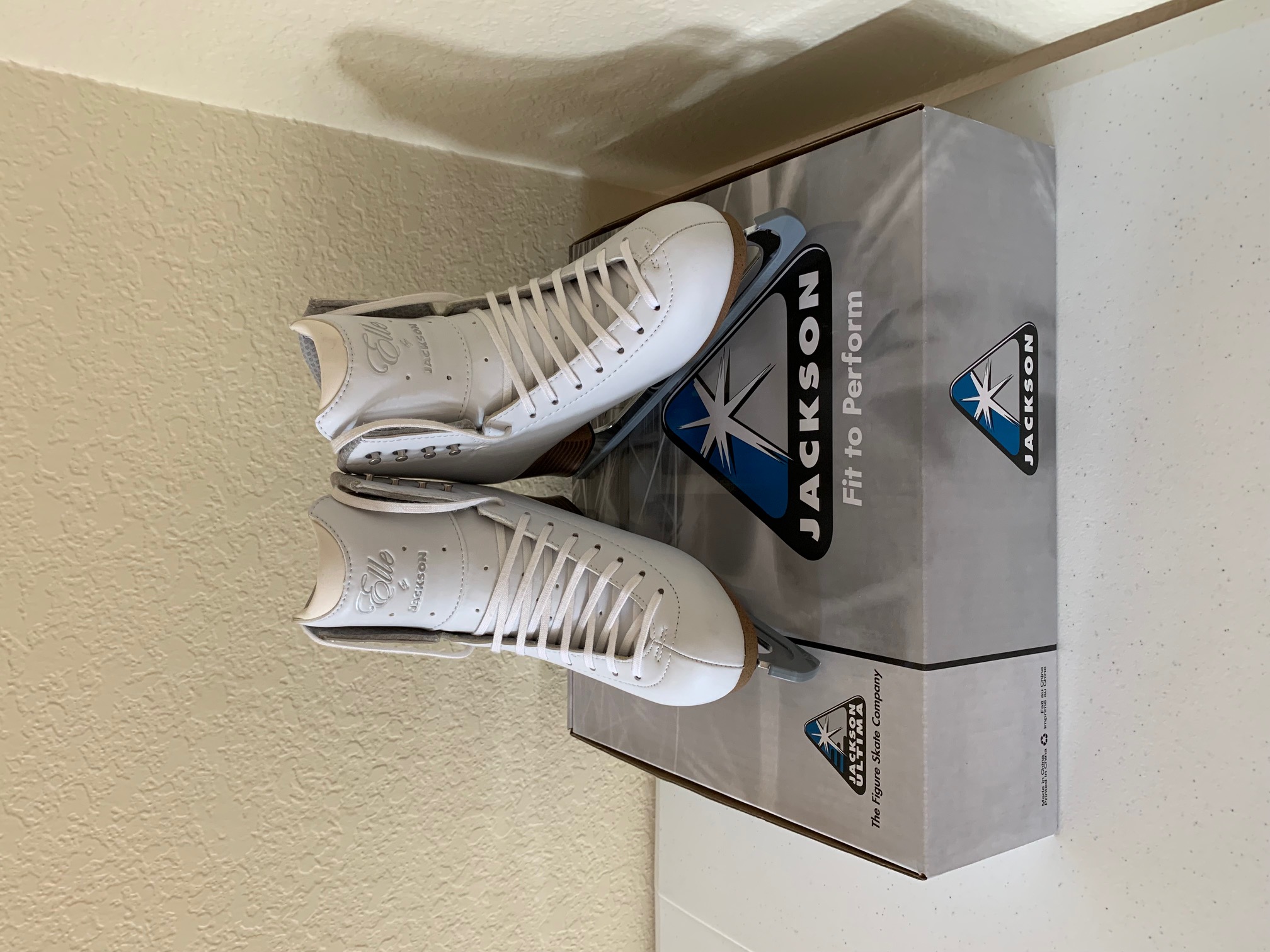 Jackson Ultima Elle Figure Skates Size 6 Regular SidelineSwap