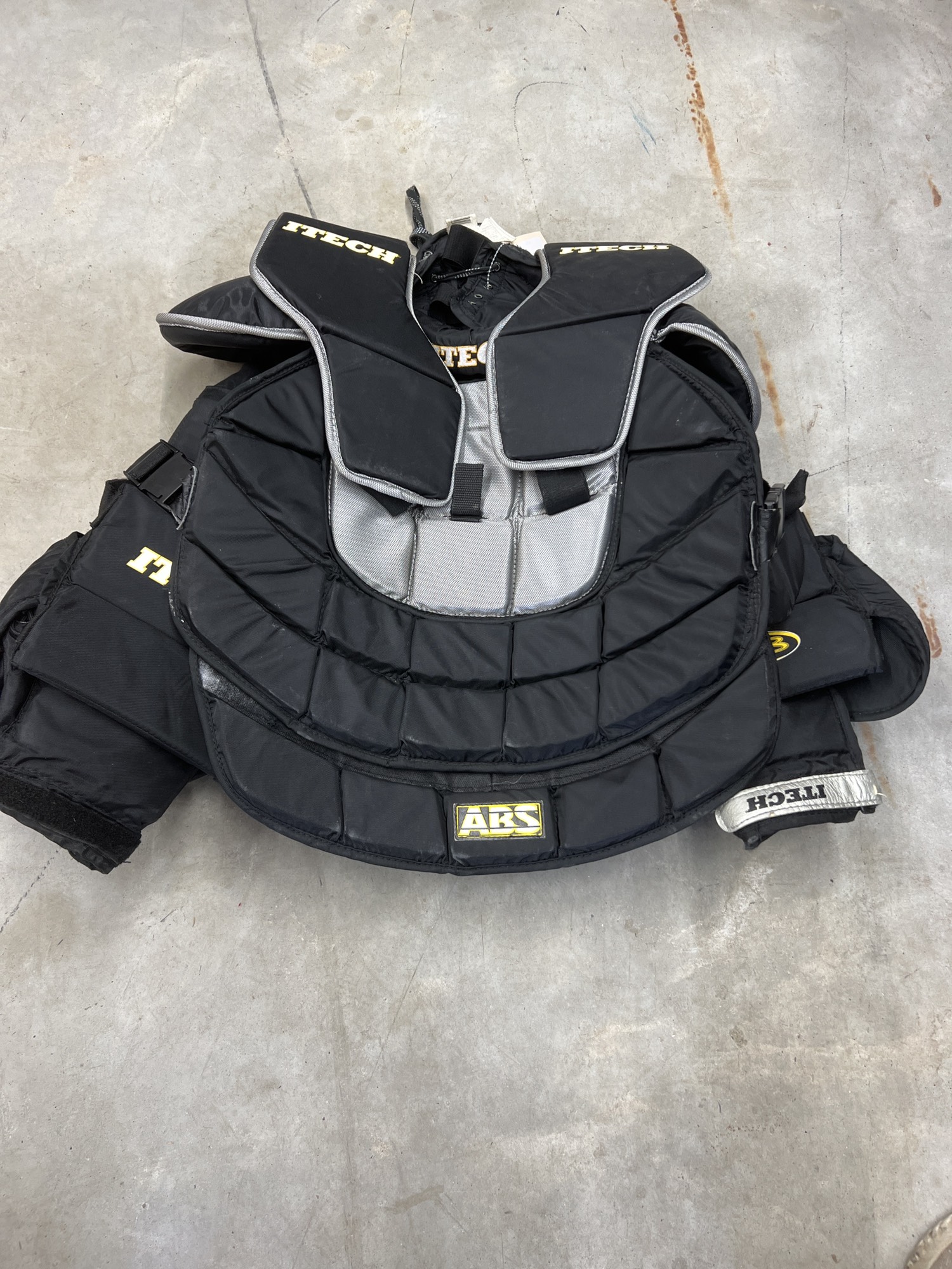 Used Large Itech Goalie Chest Protector SidelineSwap