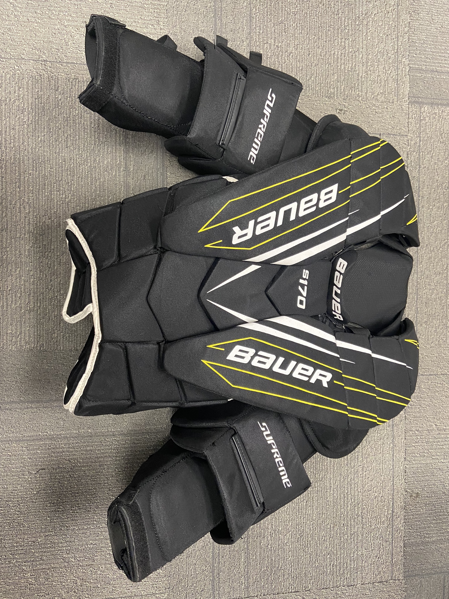 Used Large Bauer Supreme S170 Goalie Chest Protector SidelineSwap