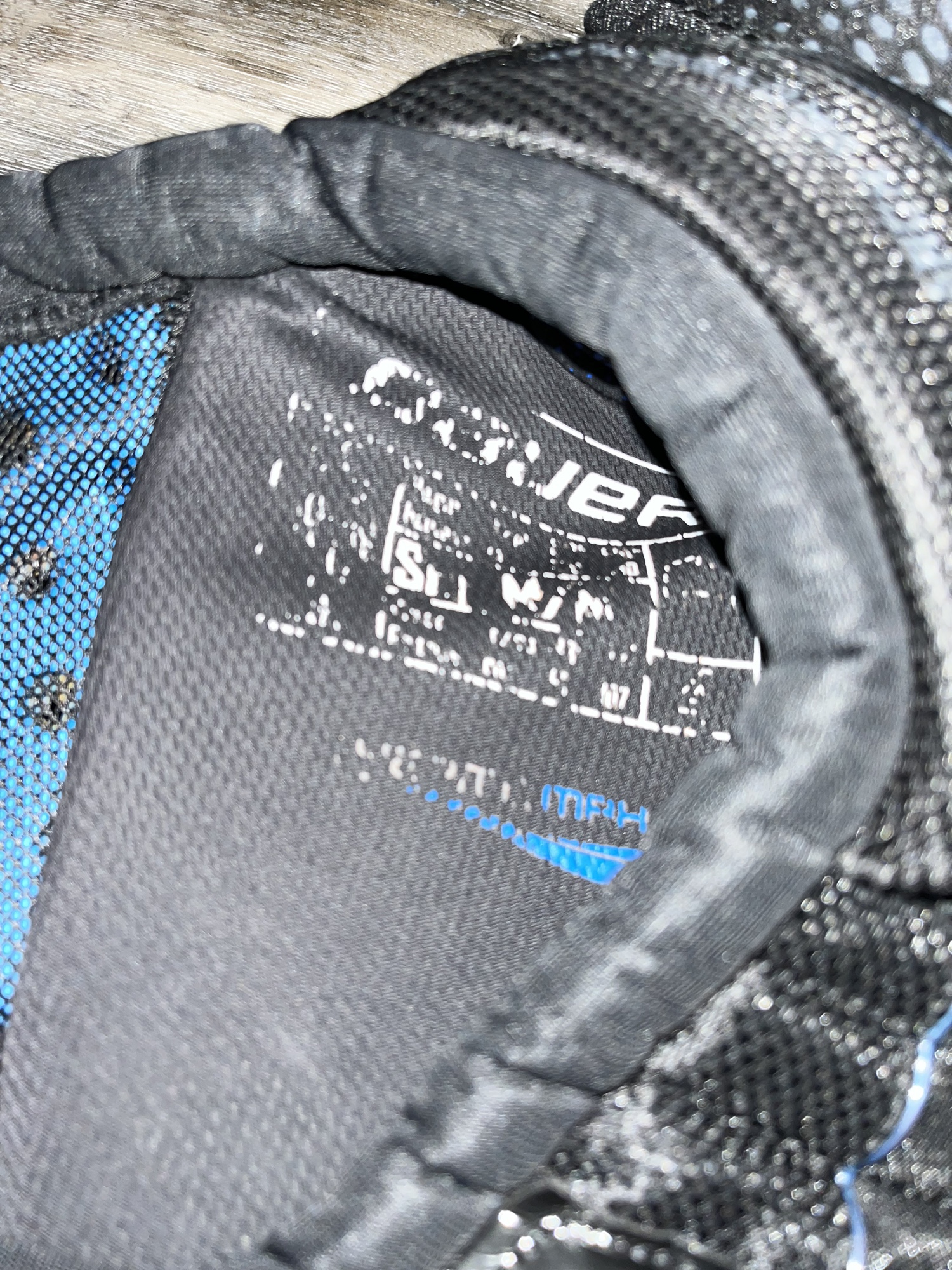 Senior Medium Bauer Supreme One95 Shoulder Pads SidelineSwap