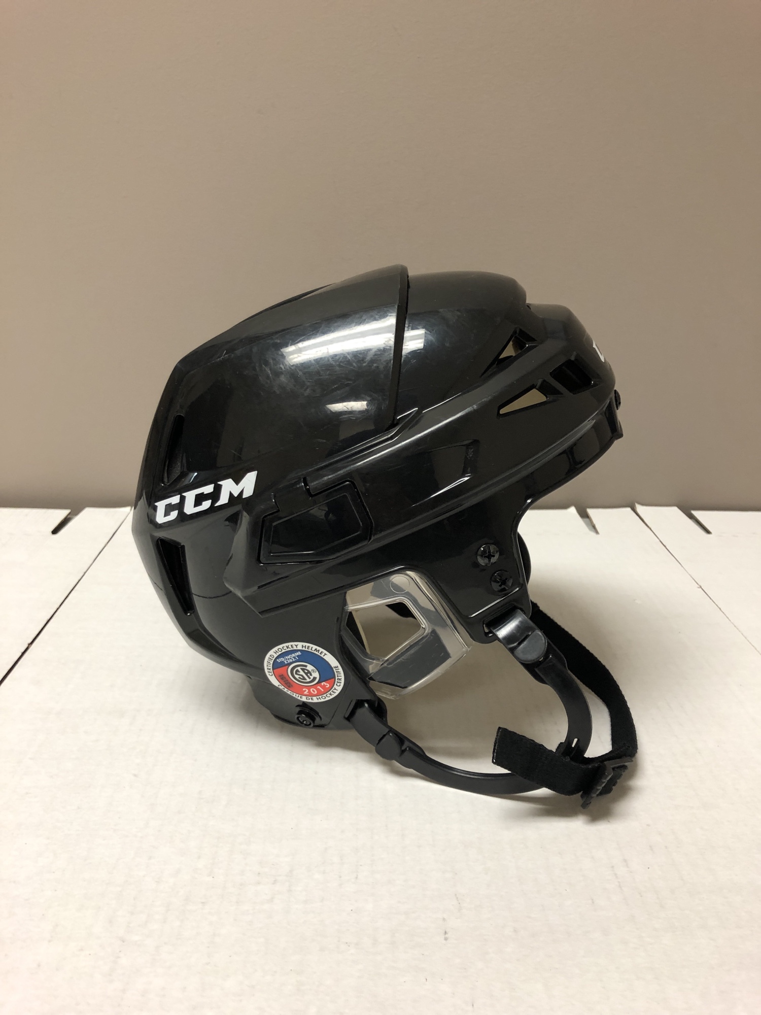 Senior CCM Vector V08 Hockey Helmet Black & White Medium med m sr
