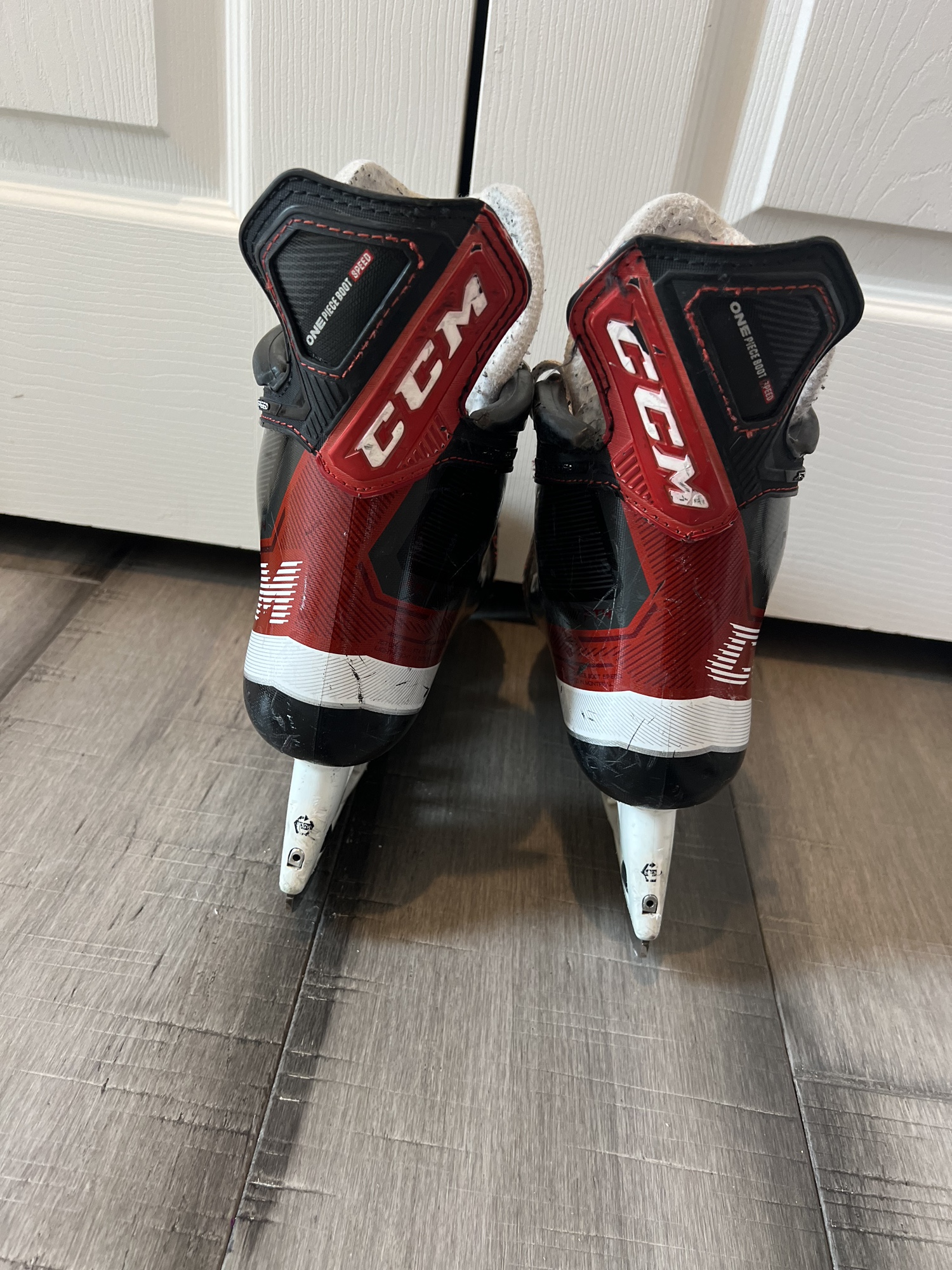 CCM jetSpeed FT4 hockey skates intermediate size 4 SidelineSwap