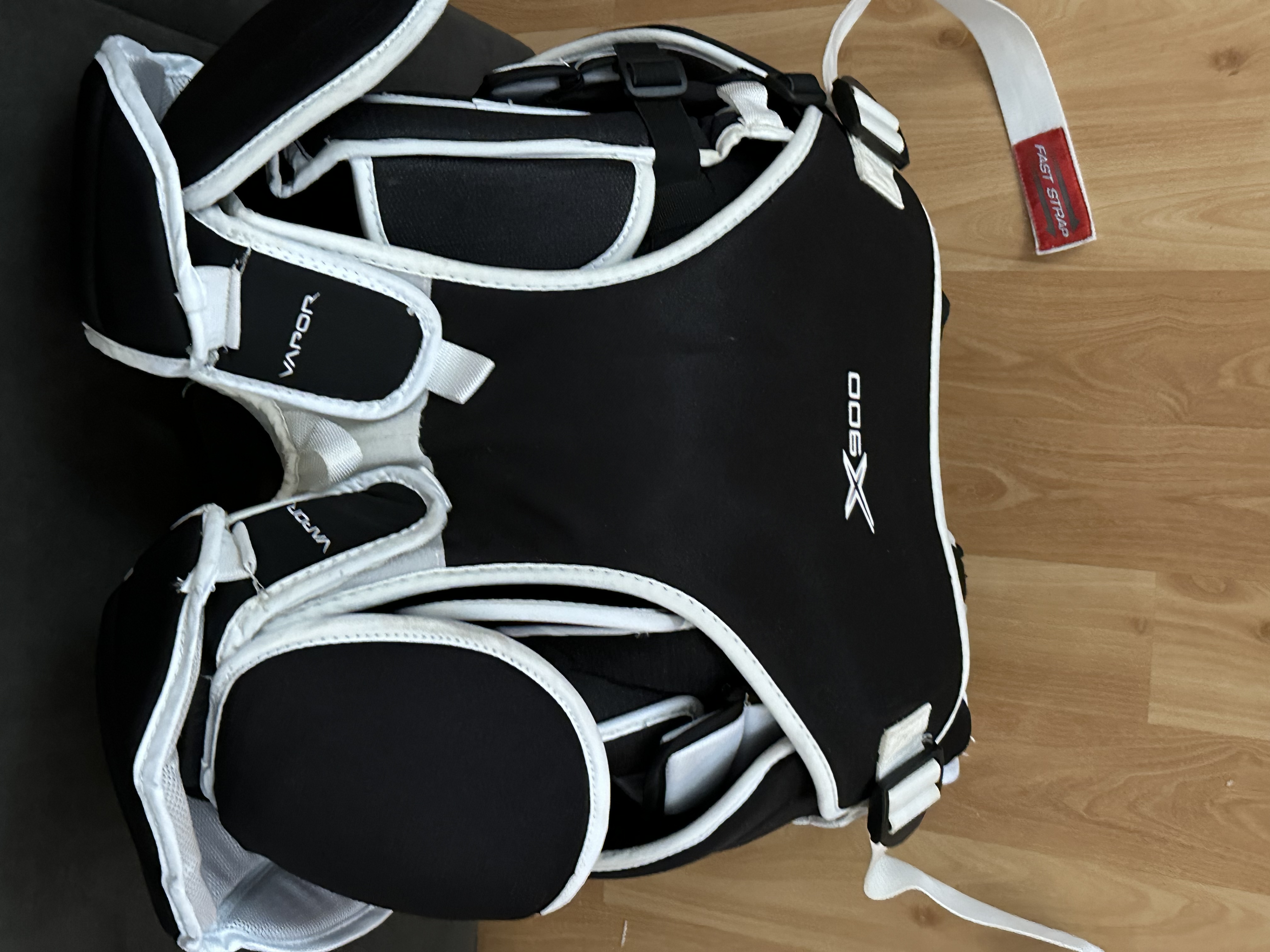 Large Bauer Vapor X900 Goalie Chest Protector SidelineSwap
