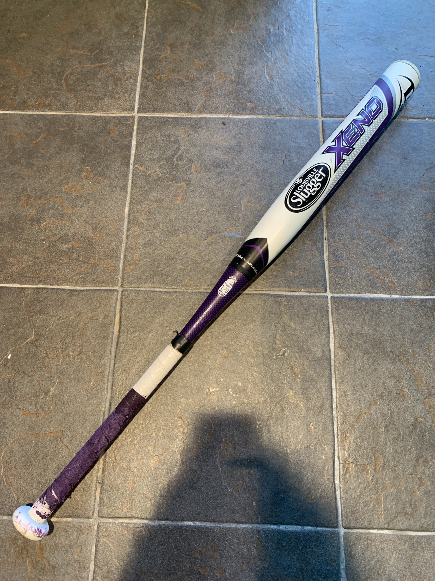 Used Louisville Slugger Xeno (33") Composite Softball Bat 23OZ (10) SidelineSwap