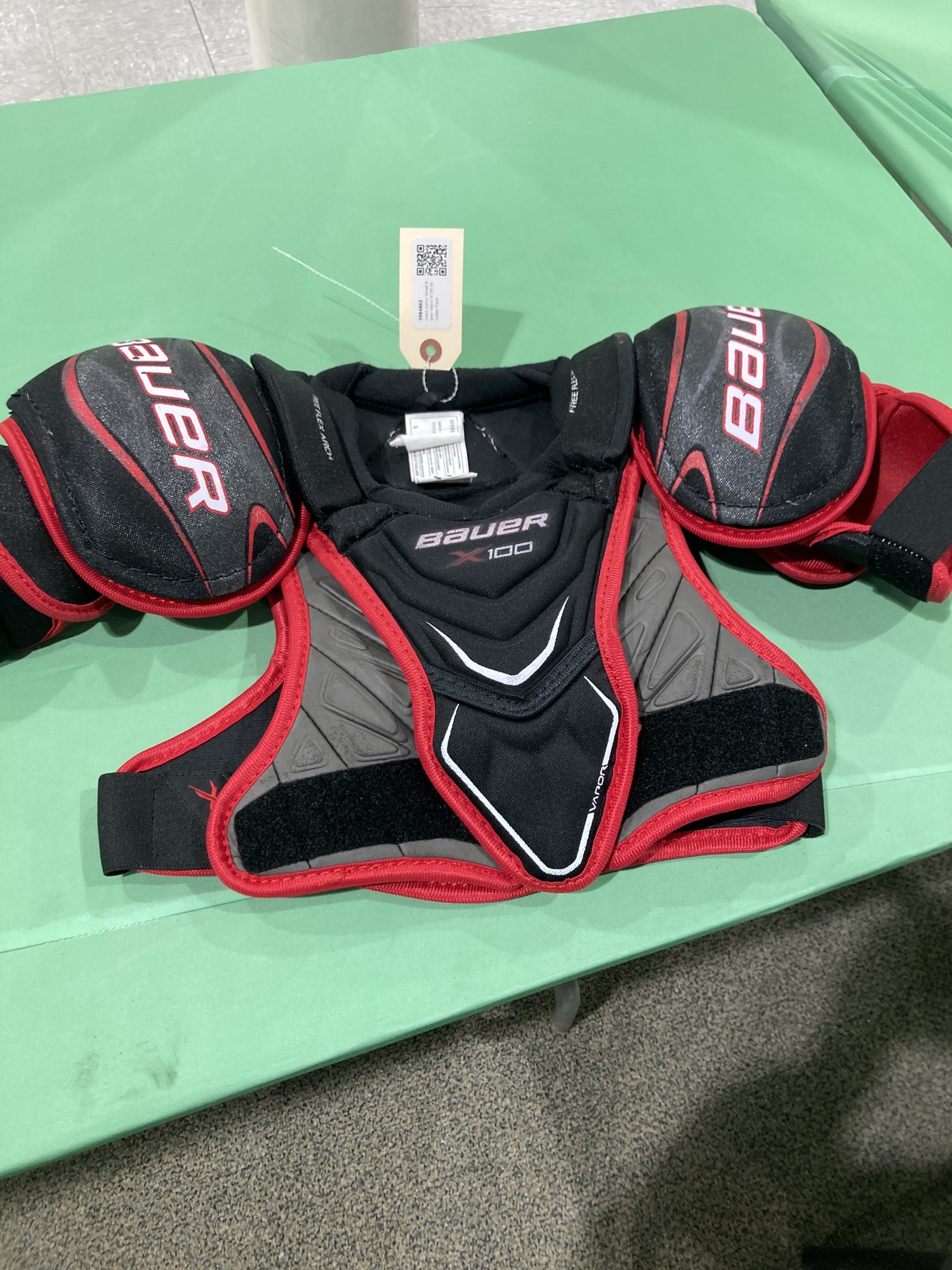 Used Junior Small Bauer Vapor X100 Shoulder Pads SidelineSwap