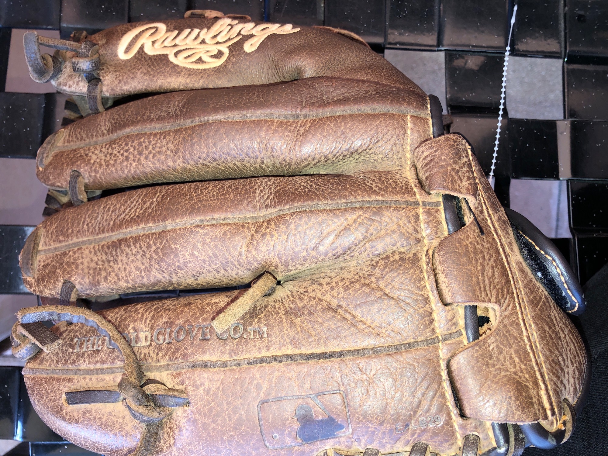 Used Rawlings Player Preferred Right Hand Throw Baseball Glove 12.5