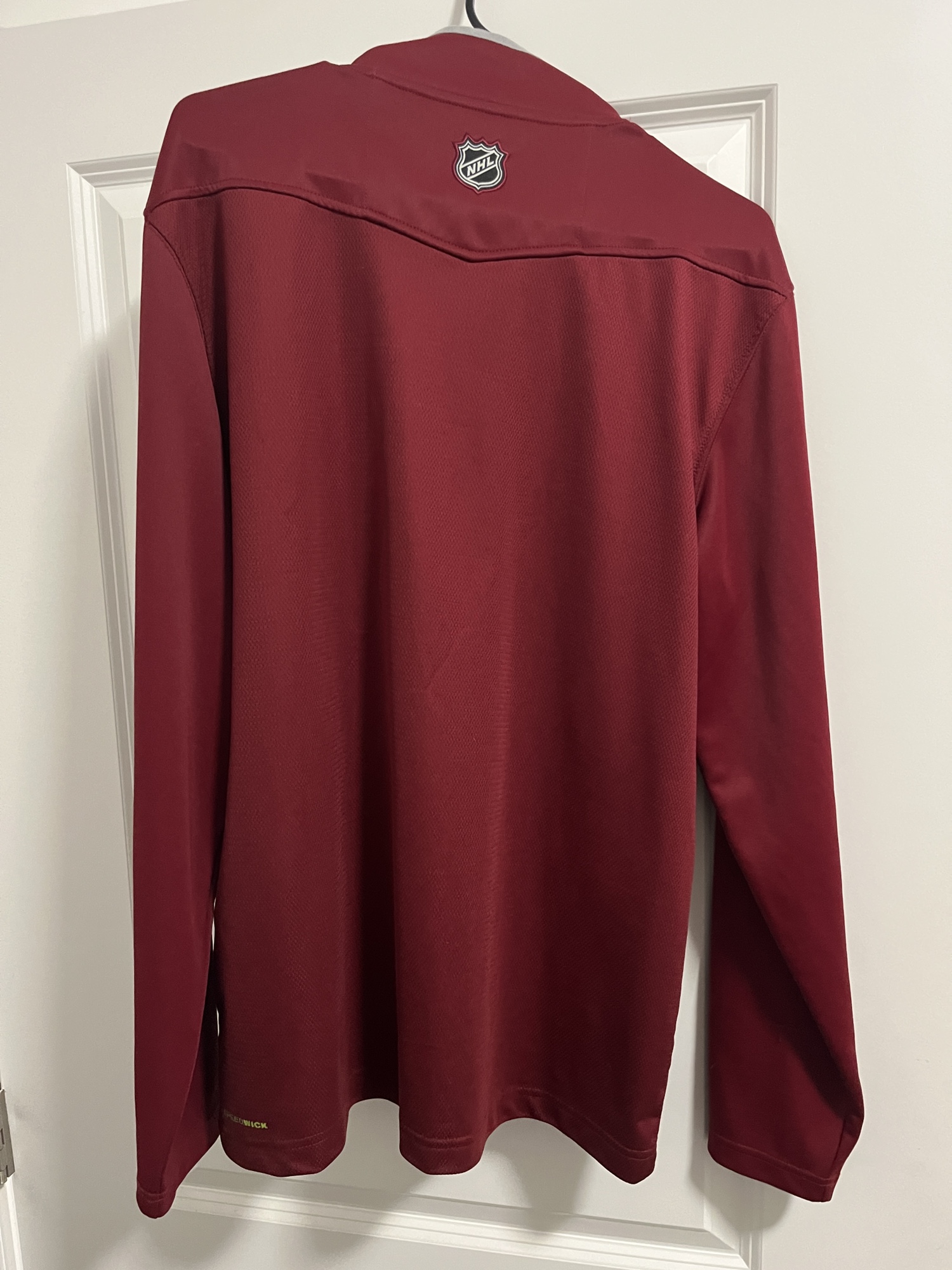 Colorado Avalanche 1/4 Zip Reebok Center Ice Team Pullover, Large