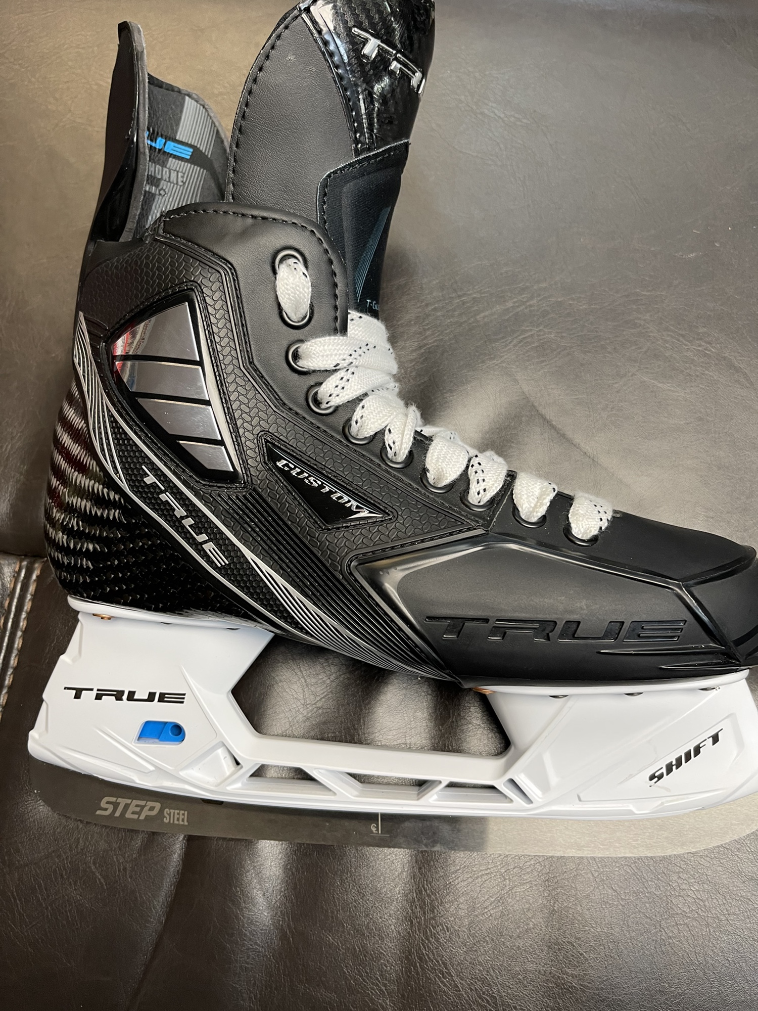 New True Regular Width Size 8 Pro Custom Hockey Skates SidelineSwap