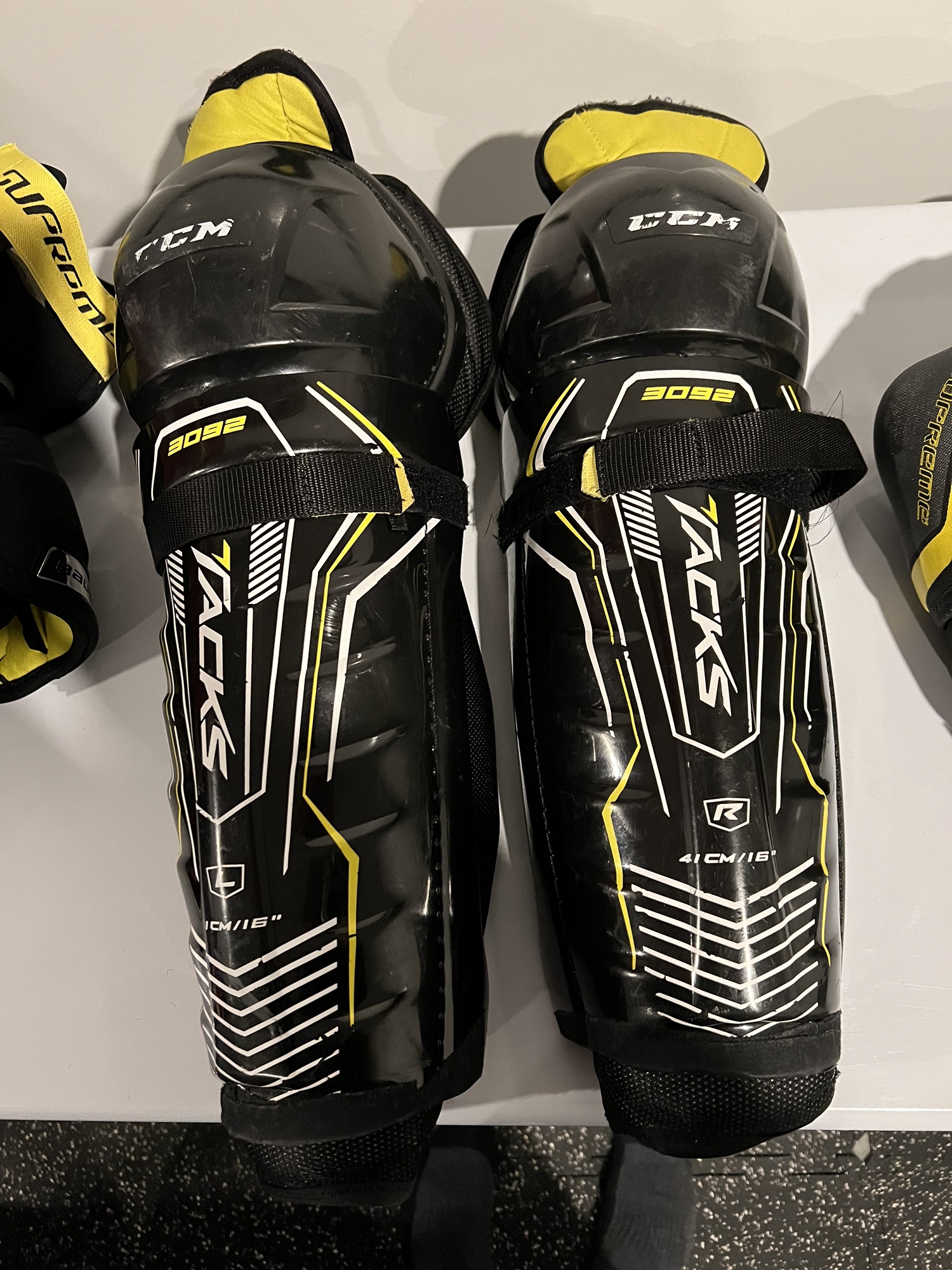 CCM Tacks 3092 Shin Pads SidelineSwap
