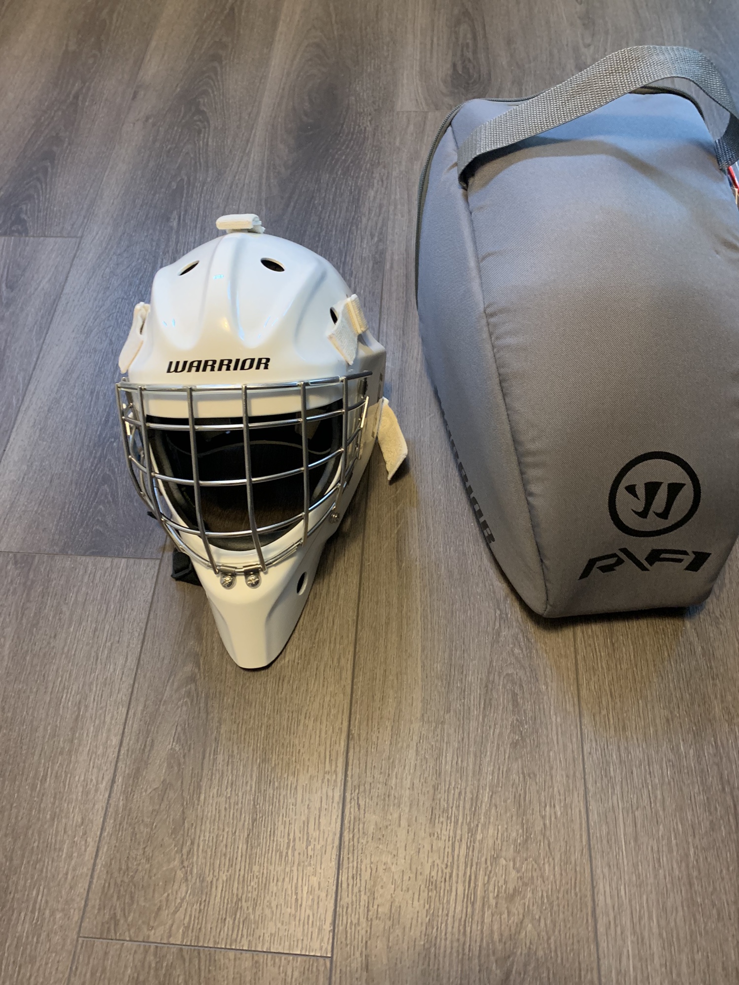 New Warrior Ritual F1 Goalie Mask (MD/LG) SidelineSwap