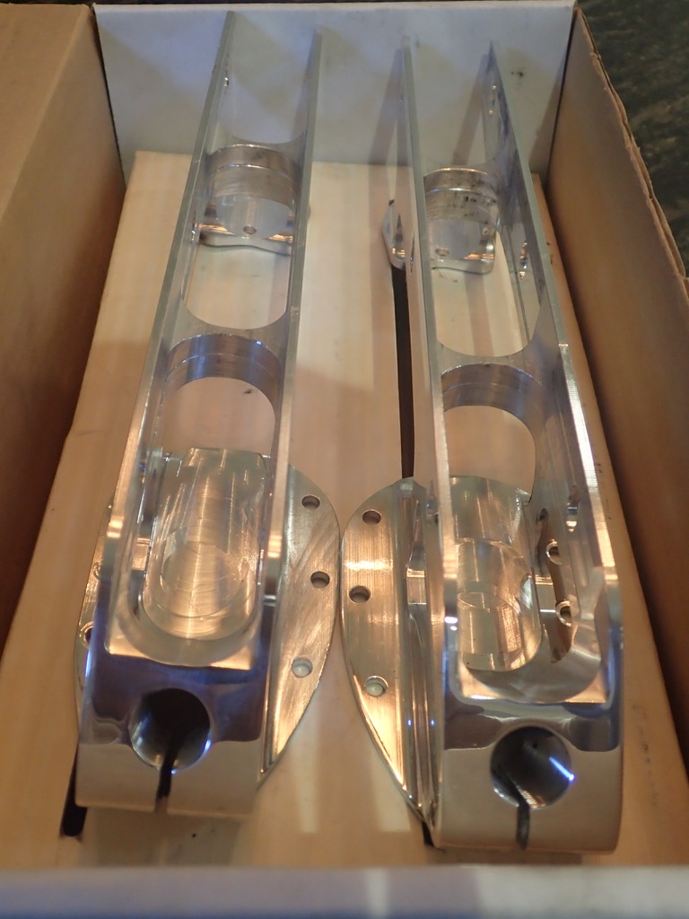 VINTAGE AKS ALUMITECH PRO SERIES Inline Roller Hockey Chassis Frames 8.