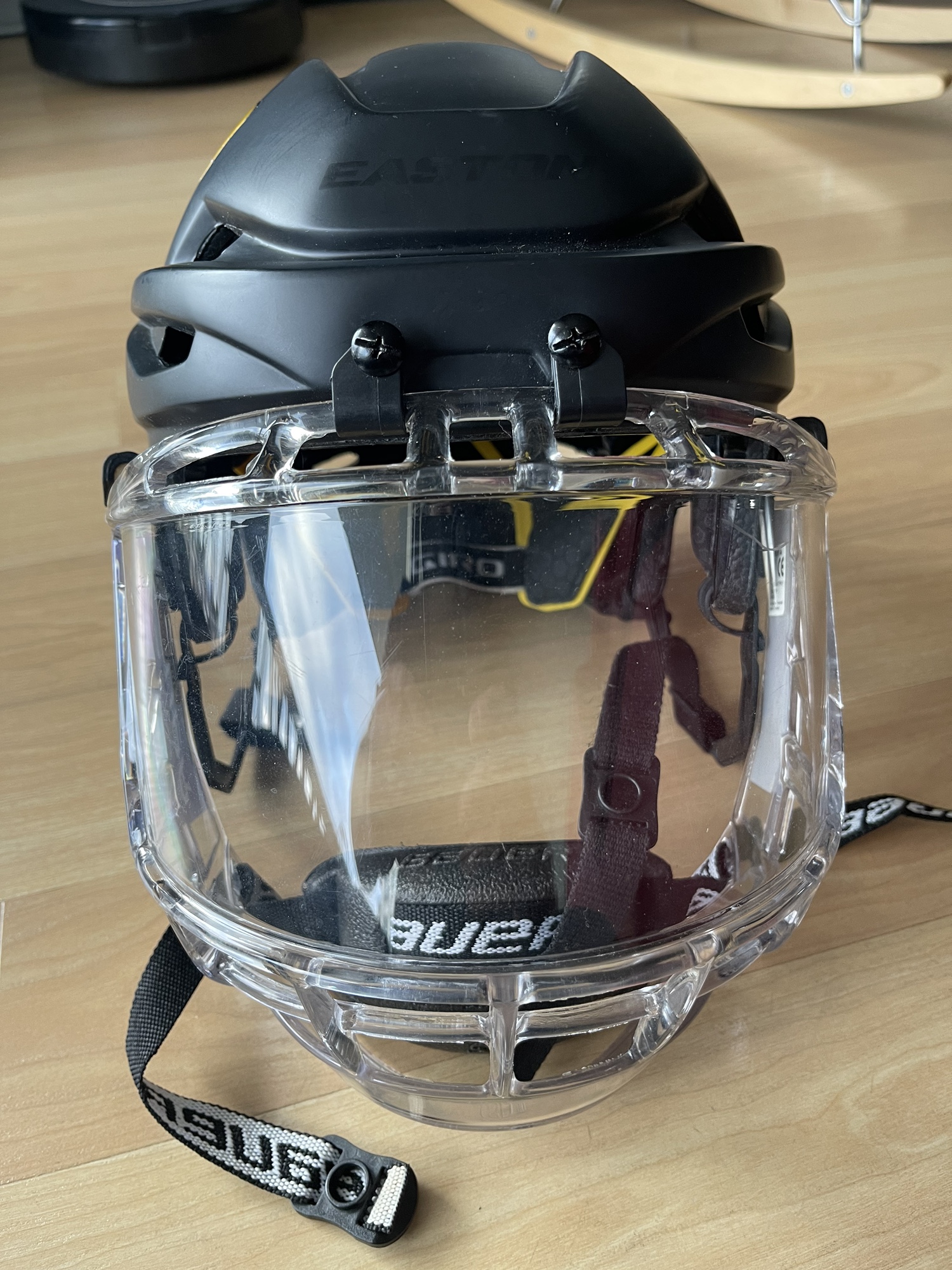 Easton E 700 hockey helmet Size M with Bauer concept 2 Full Face Shield