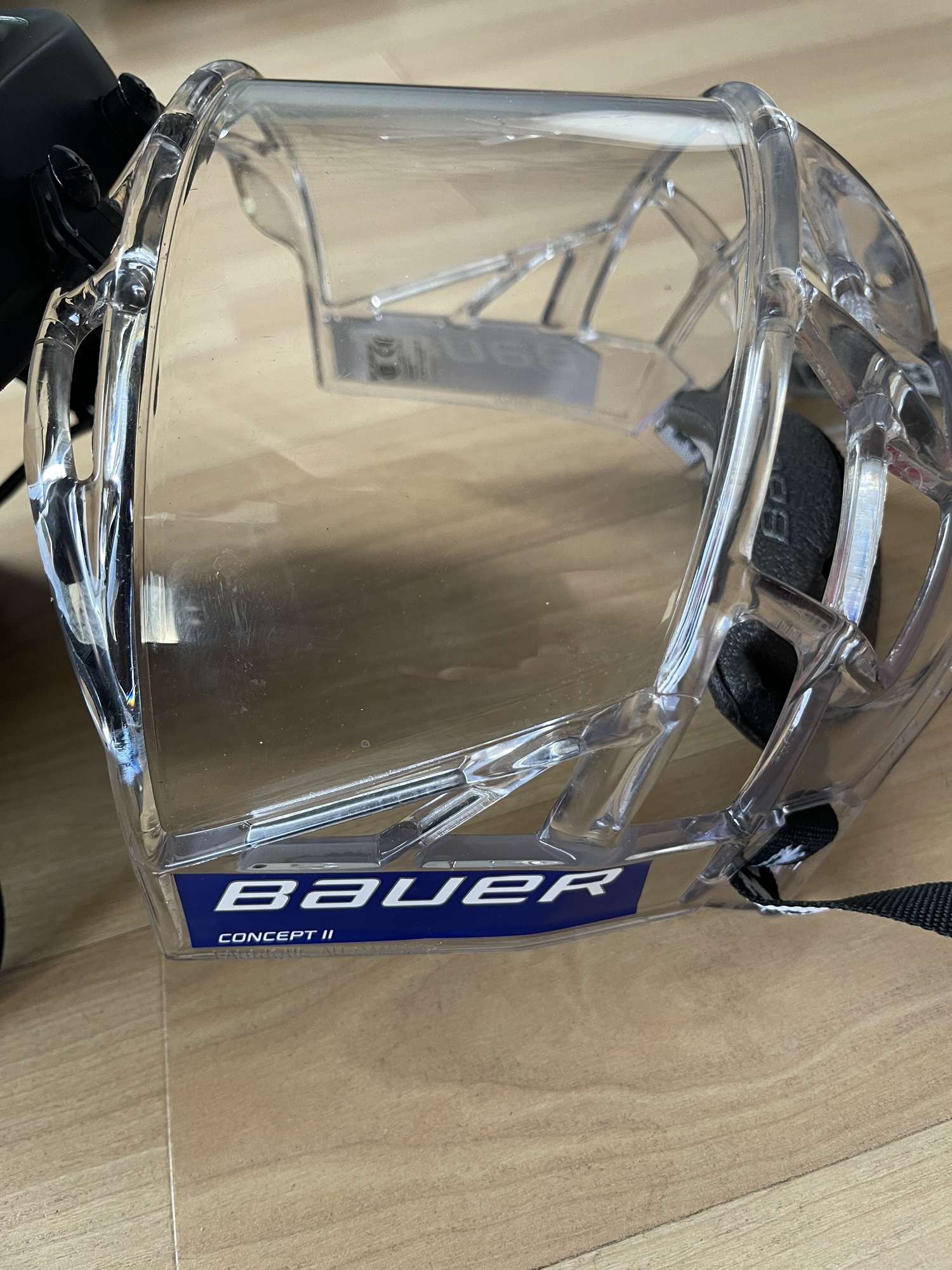 Easton E 700 hockey helmet Size M with Bauer concept 2 Full Face Shield
