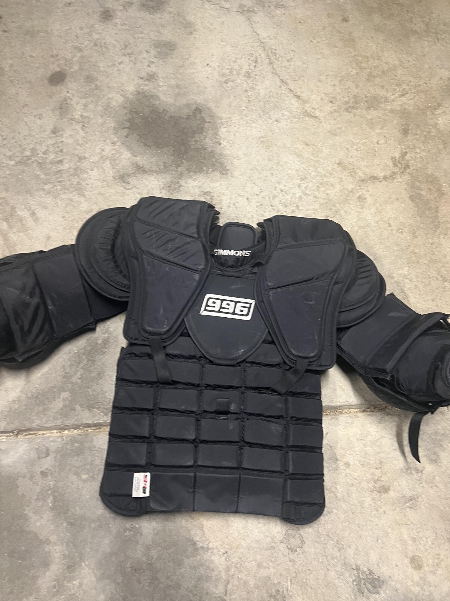Used XL Simmons 996 Goalie Chest Protector SidelineSwap