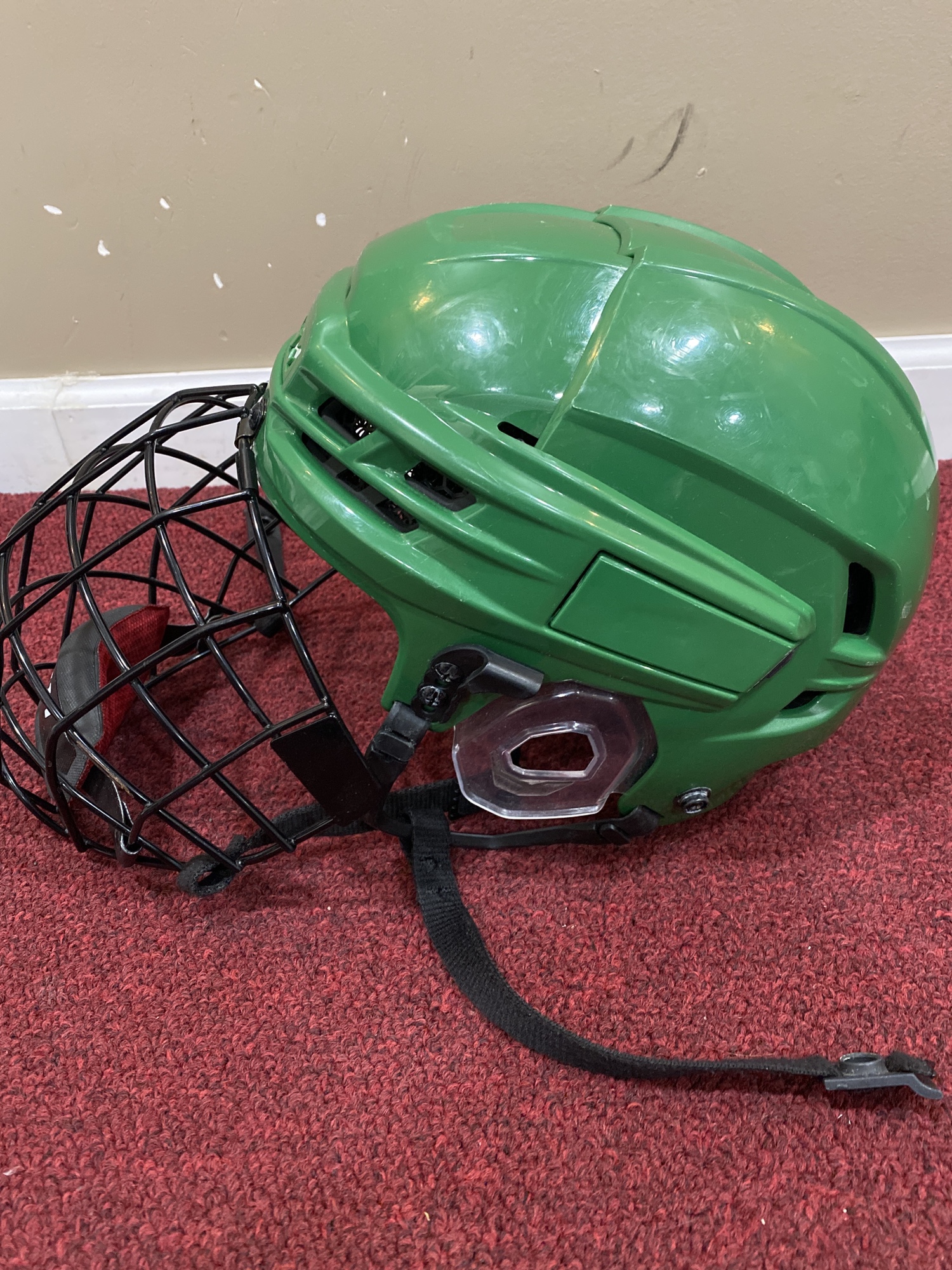 Medium CCM Pro Stock Super Tacks X Helmet ItemDJG1 SidelineSwap