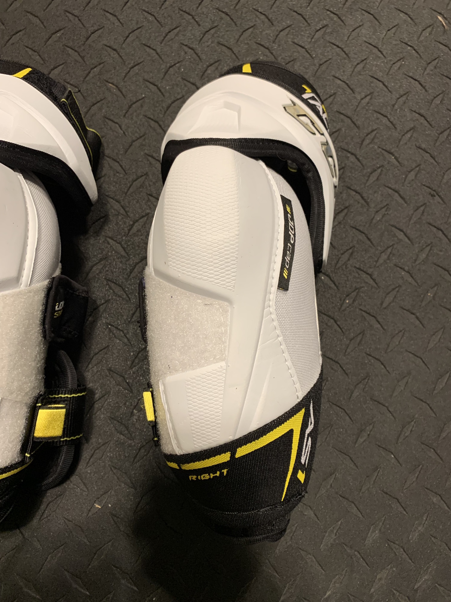 BUNDLE CCM Super Tacks AS1 Elbow Pads Large + Bauer Profile II Oreo