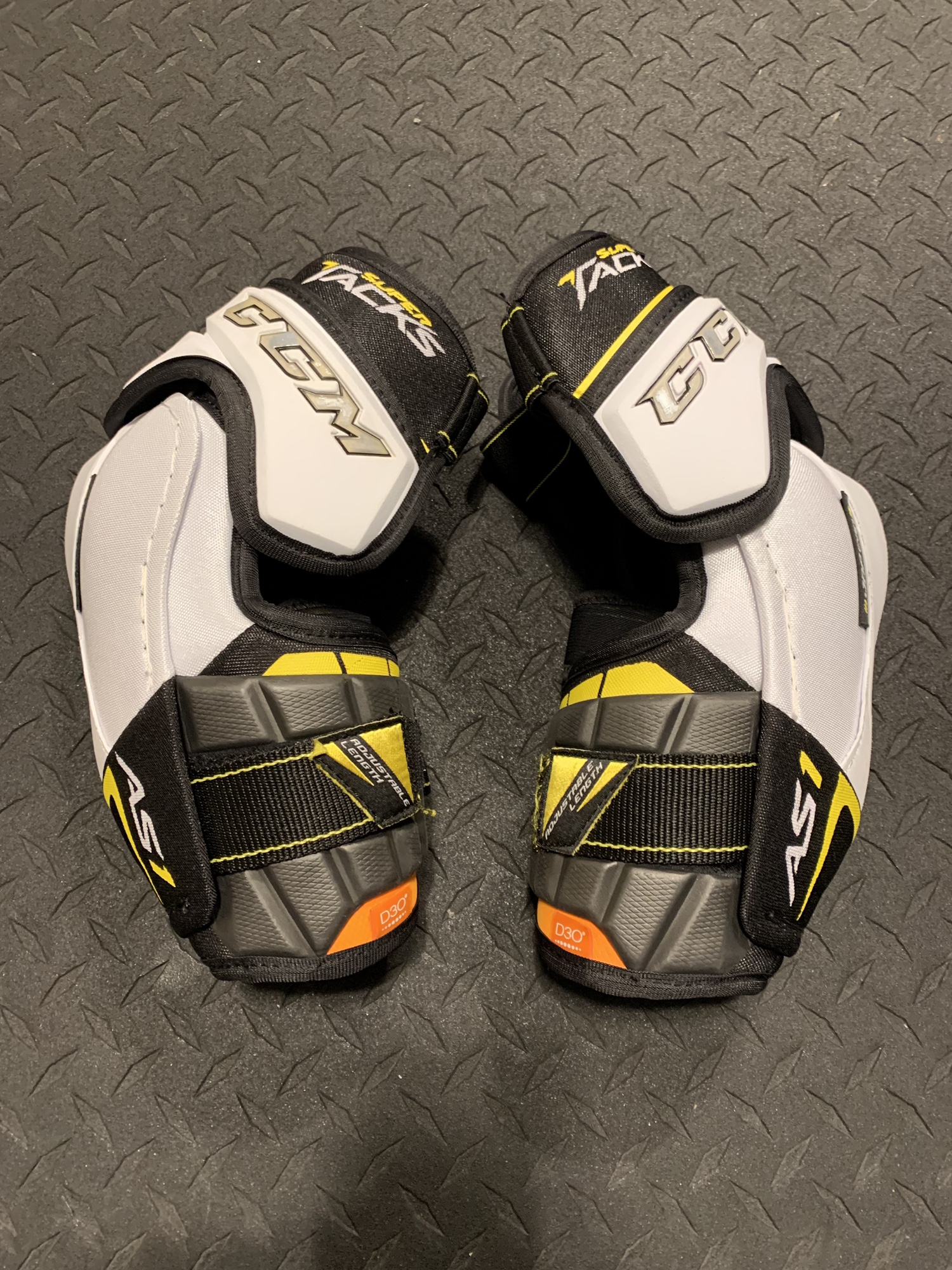 BUNDLE CCM Super Tacks AS1 Elbow Pads Large + Bauer Profile II Oreo