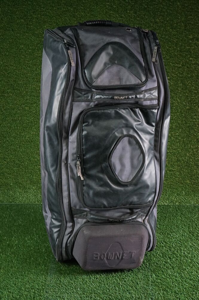 COMMANDER BASEBALL/SOFTBALL CATCHERS GEAR ROLLING BAG, BLACK