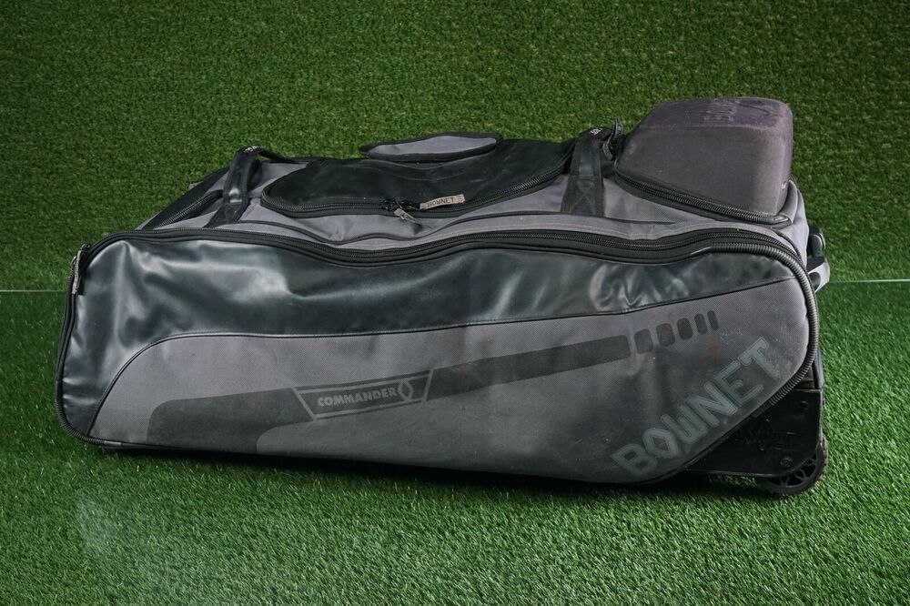 COMMANDER BASEBALL/SOFTBALL CATCHERS GEAR ROLLING BAG, BLACK