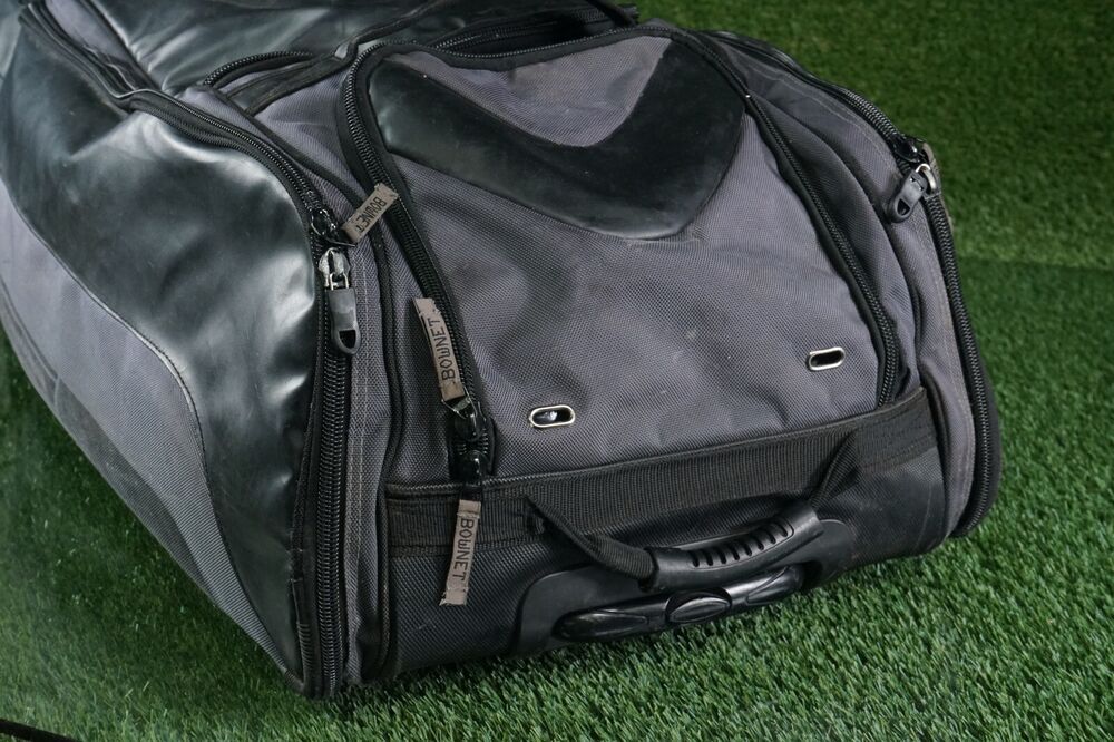 COMMANDER BASEBALL/SOFTBALL CATCHERS GEAR ROLLING BAG, BLACK