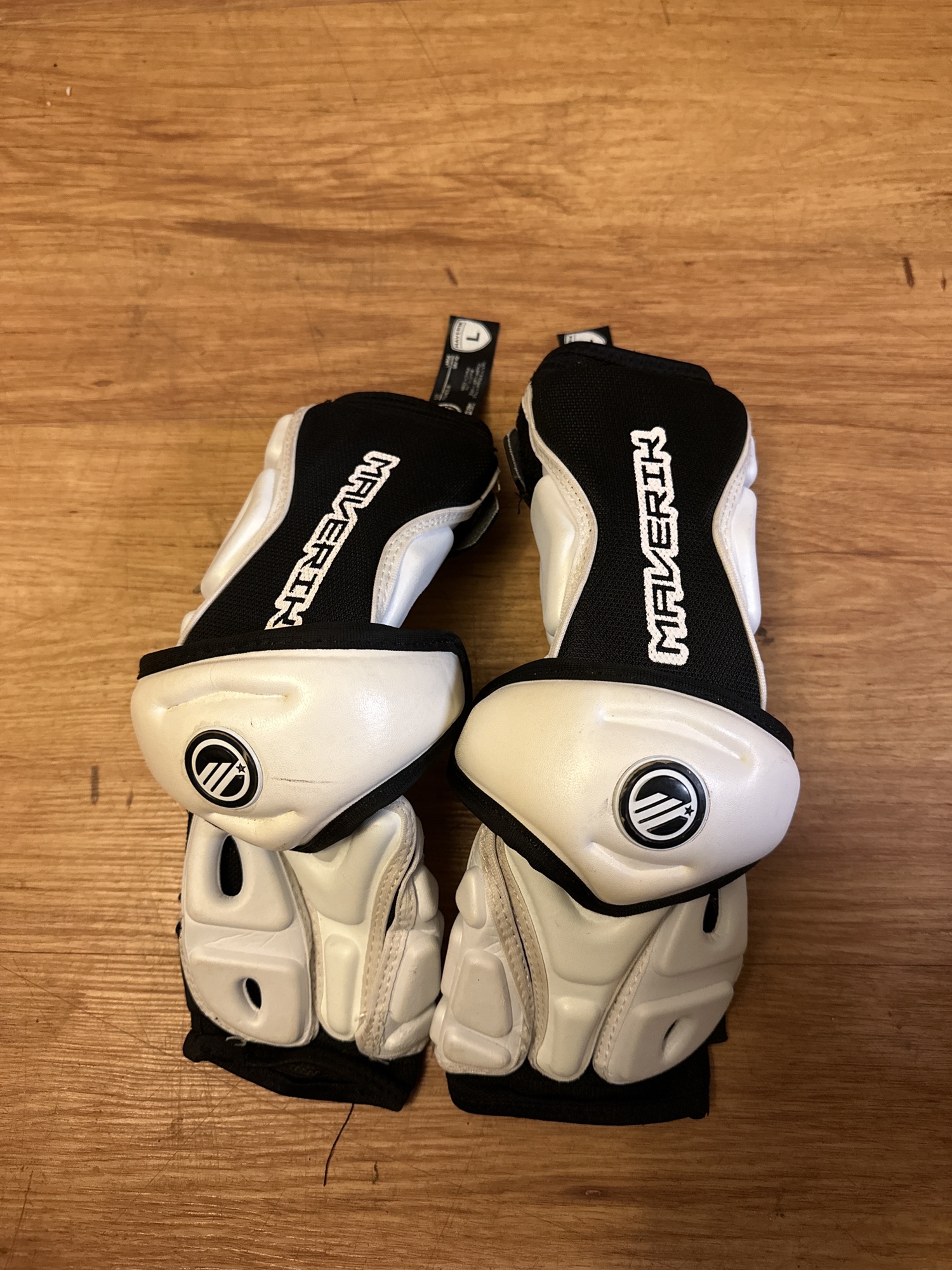 Adult Large Maverik Wonderboy Arm Pads SidelineSwap