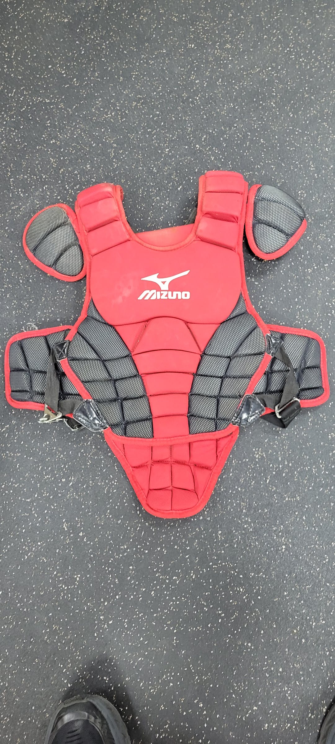 Used Mizuno Chest Protector Youth Catcher's Equipment SidelineSwap