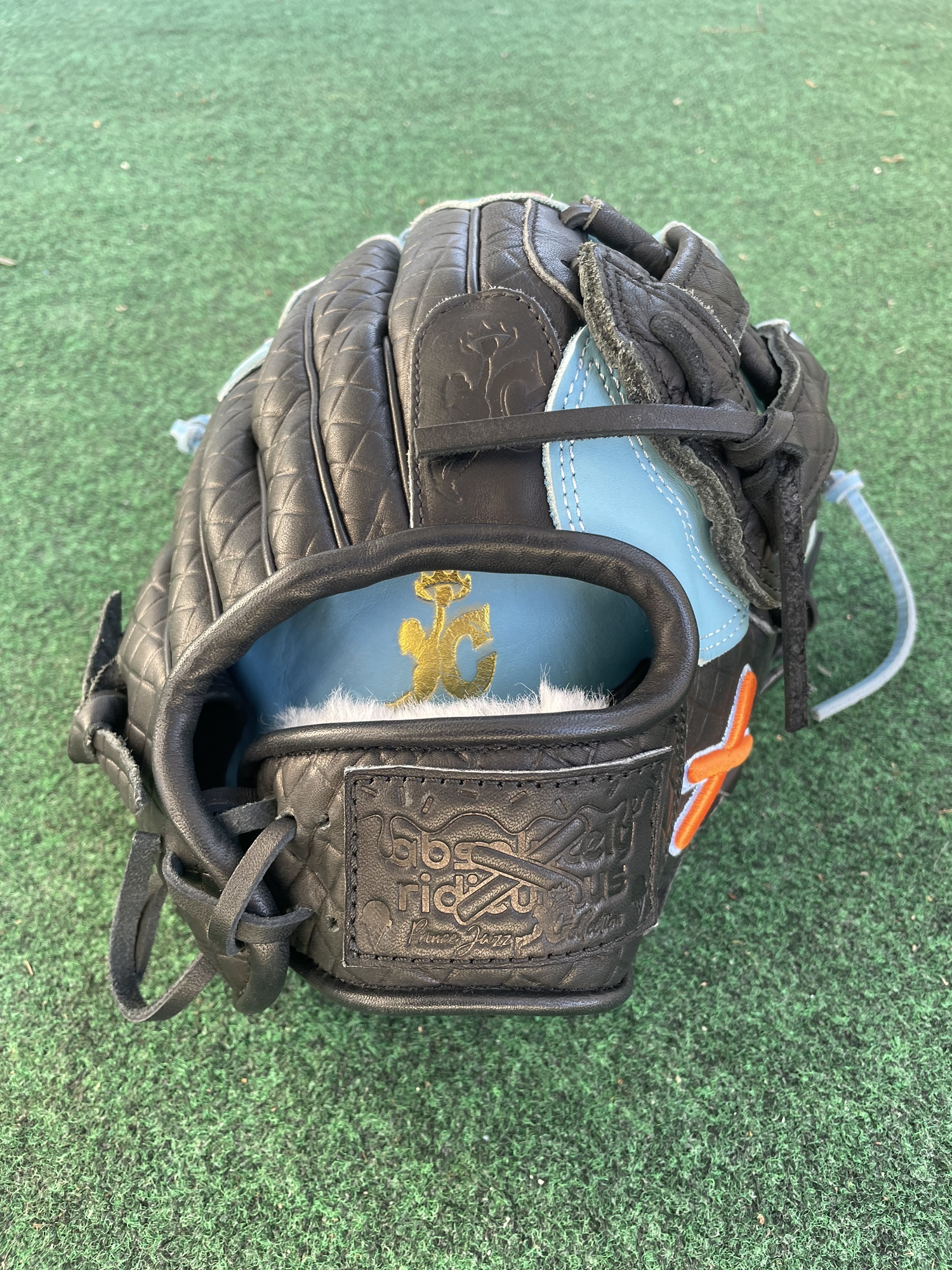 Jazz Chisholm Pushing P Ice Cream glove SidelineSwap