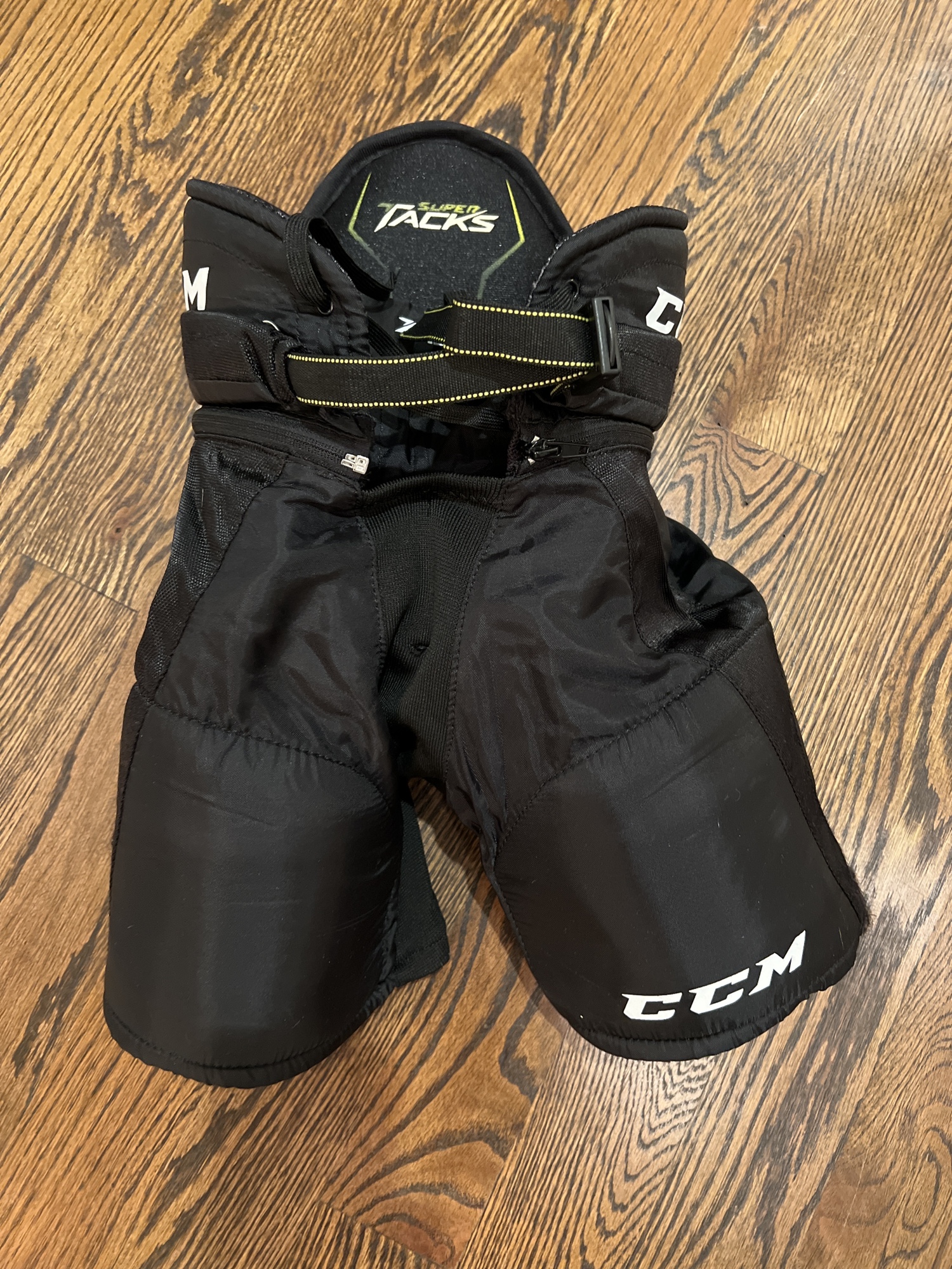 Youth Large CCM Super Tacks Hockey Pants With Zipper Extension For