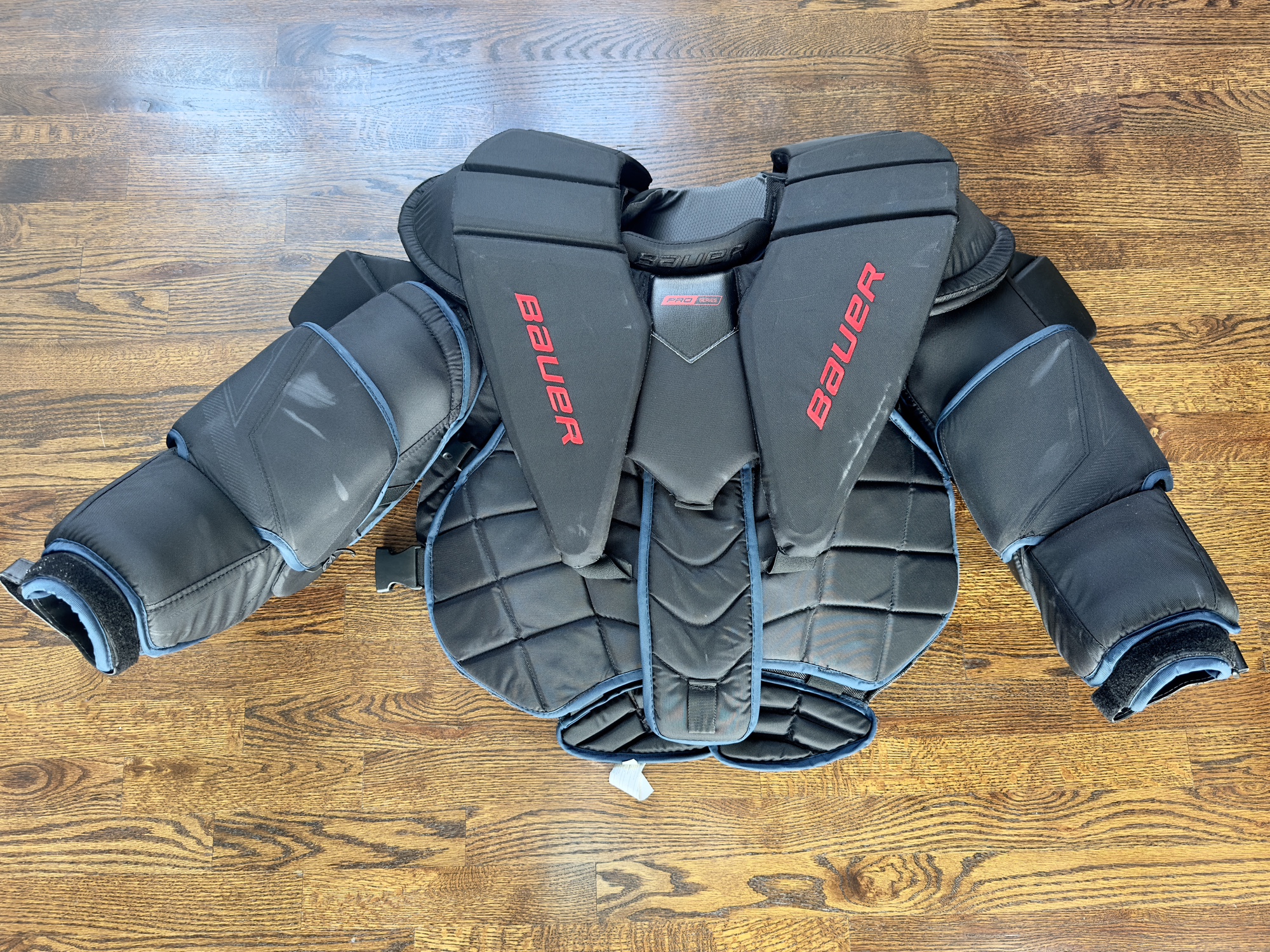 Used Medium Bauer pro series Goalie Chest Protector SidelineSwap