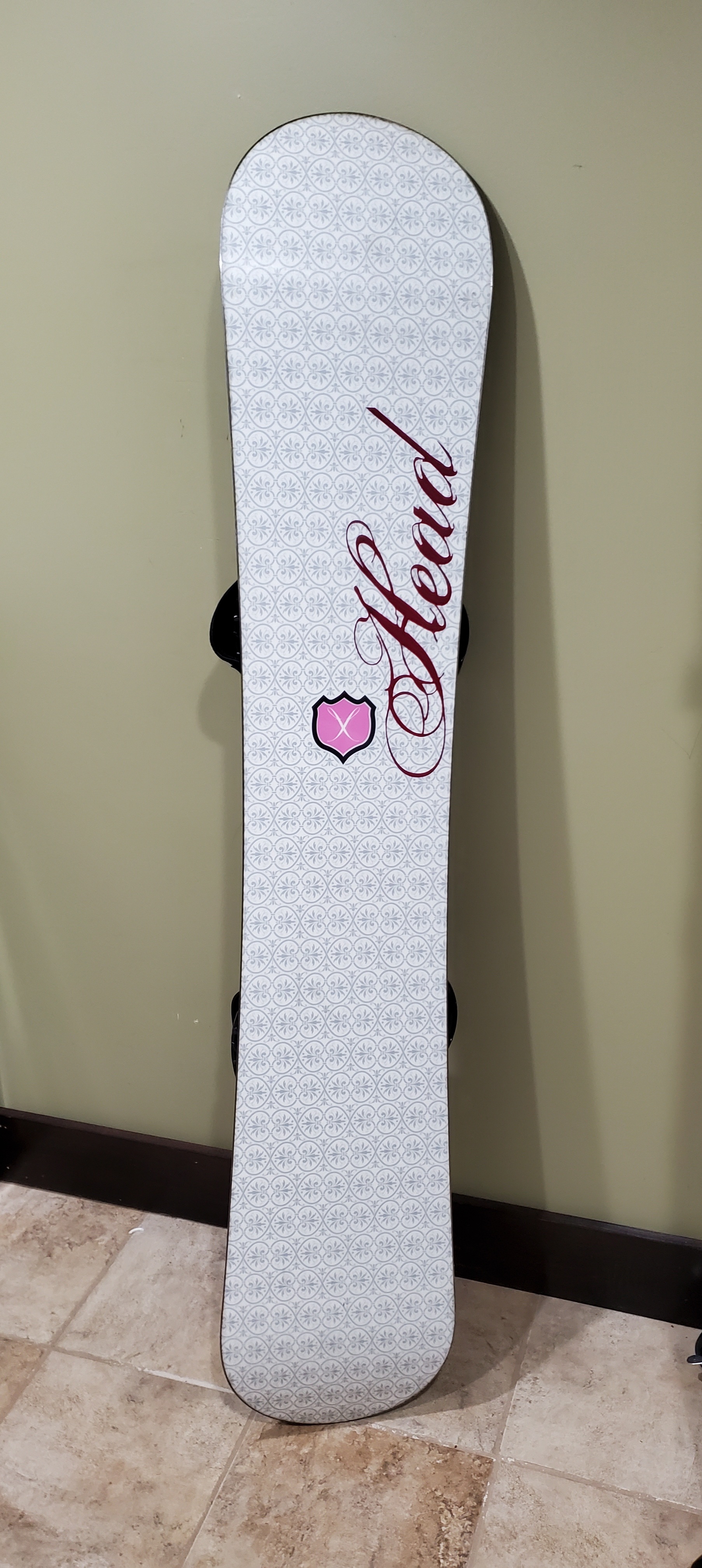 Used Women's HEAD Snowboard All Mountain With k2 Indy L Bindings