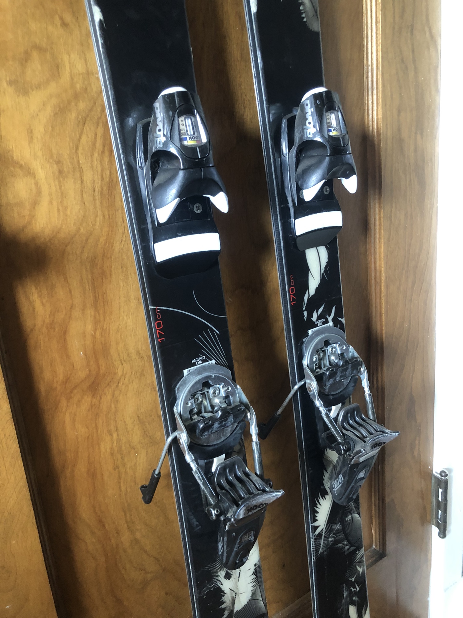 Rossignol Temptation 88 170cm with Look Pivot 12 Bindings SidelineSwap