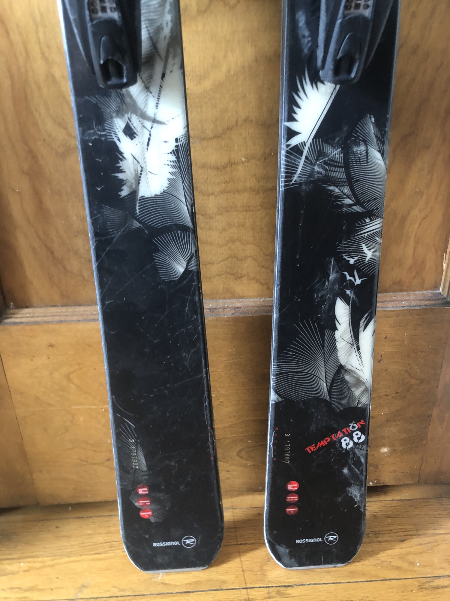 Rossignol Temptation 88 170cm with Look Pivot 12 Bindings SidelineSwap