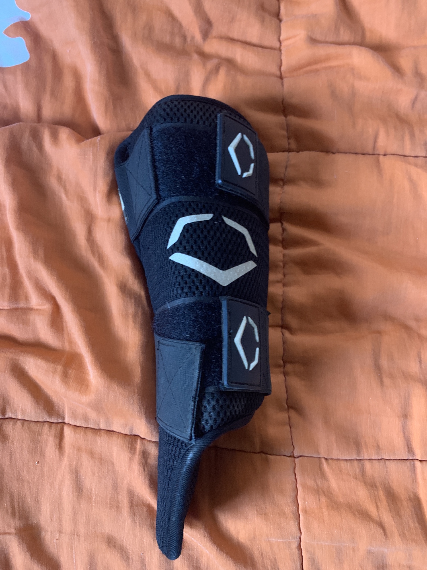 Black Used Senior EvoShield Shin Guards Sliding mitt SidelineSwap