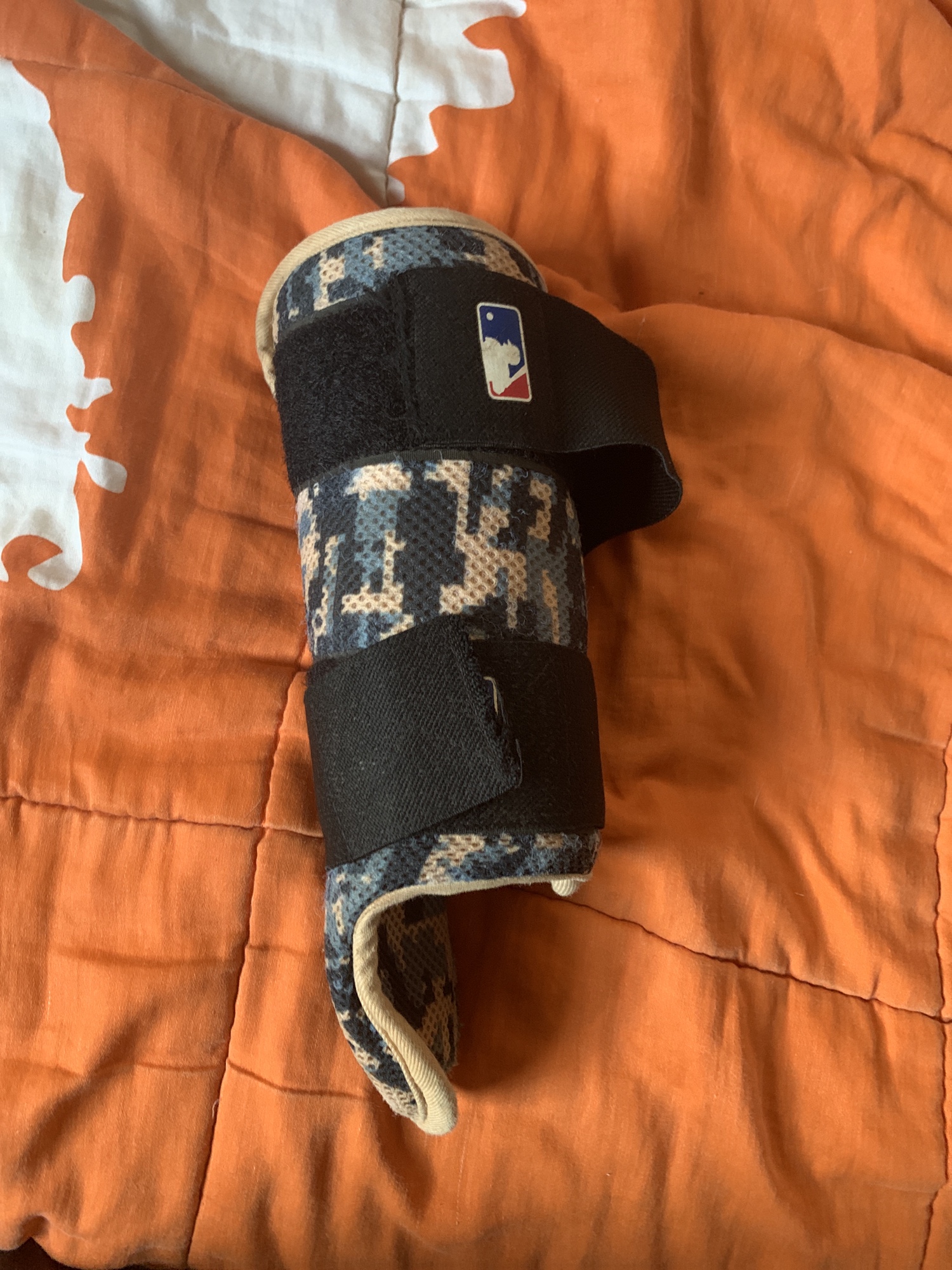 Blue Used Junior EvoShield Shin Guards Sliding mitt SidelineSwap