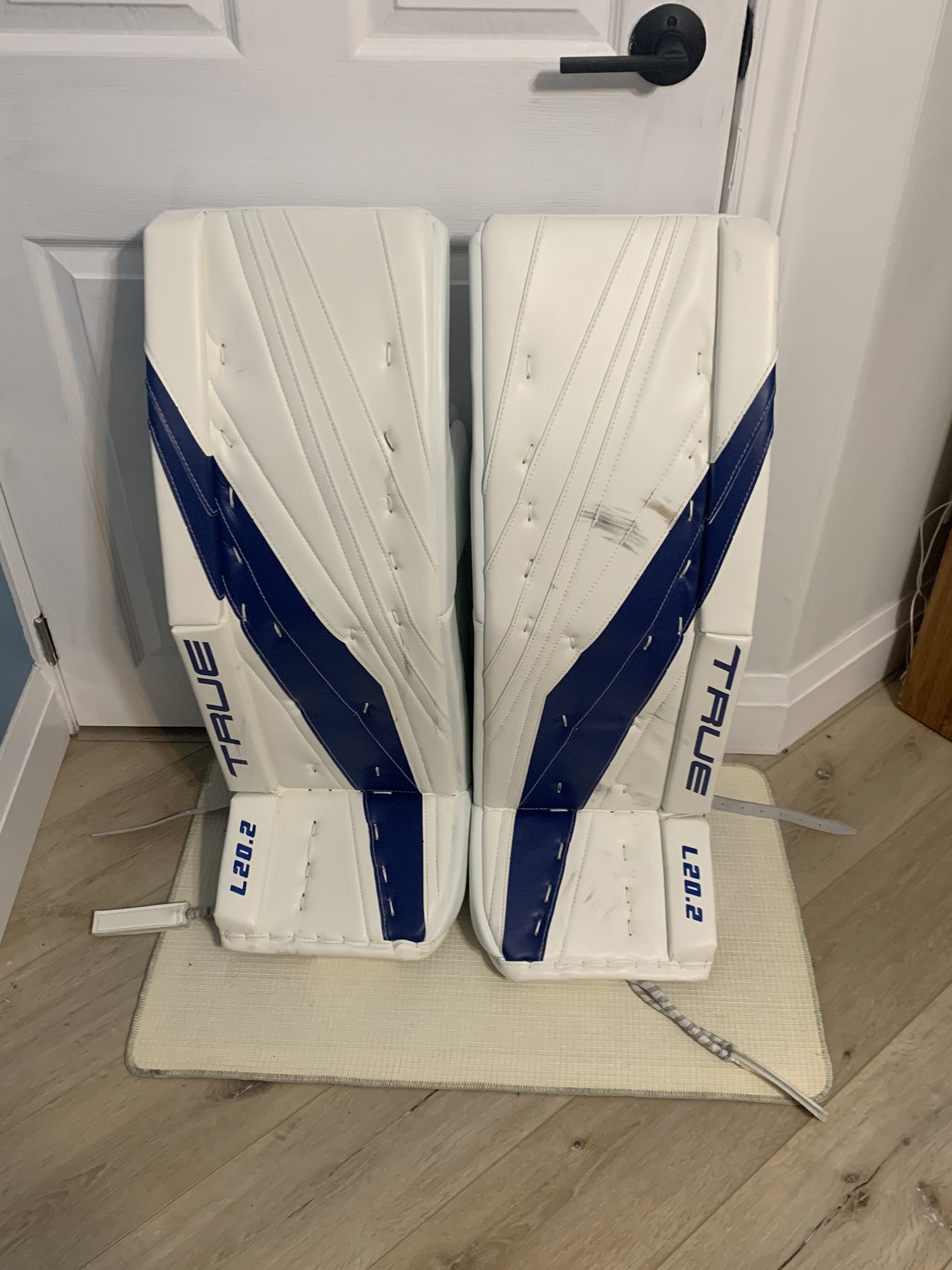 True L20.2 Goalie Pads "Canadian Made" 35+1 SidelineSwap
